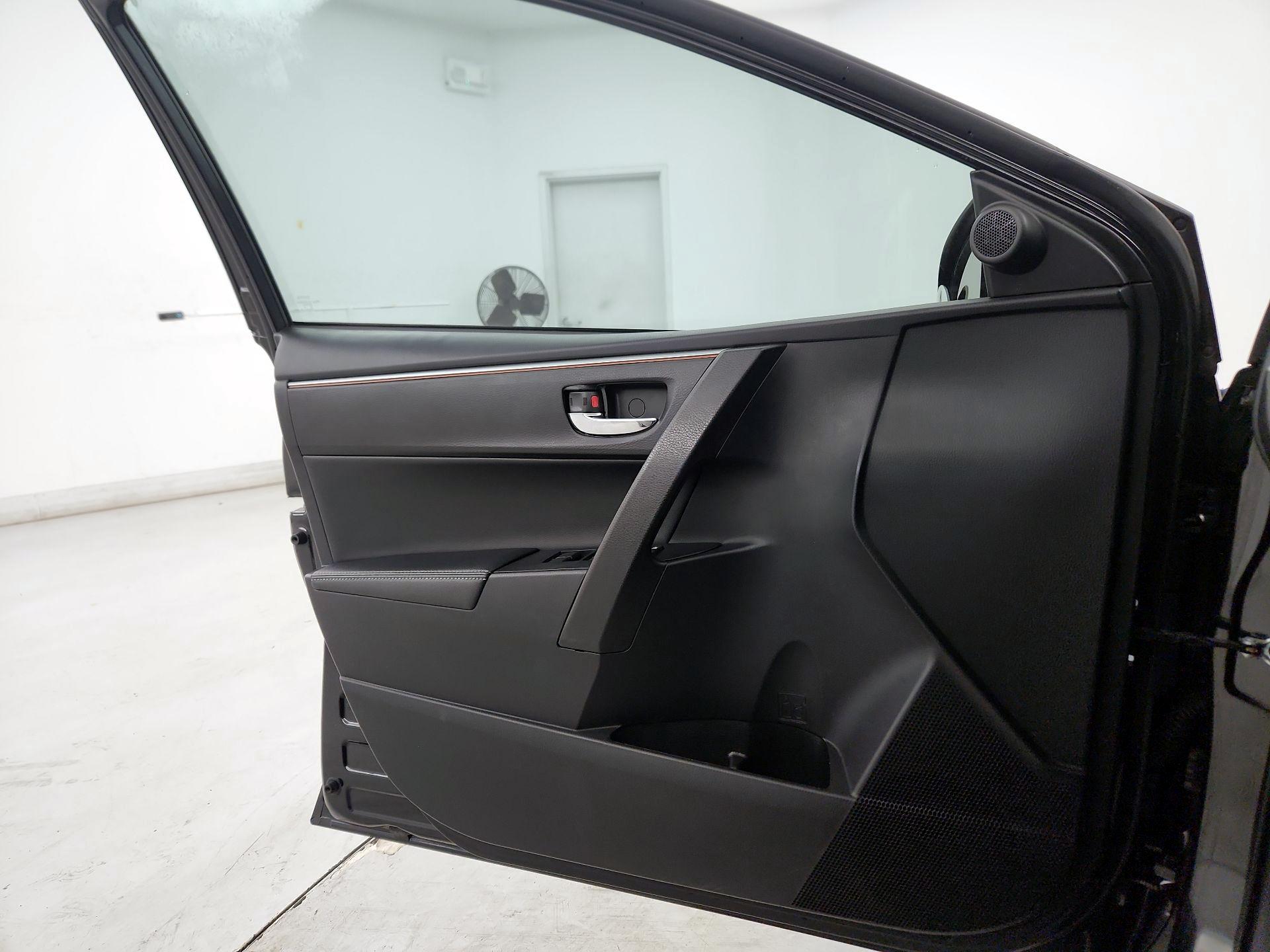 Thumbnail: 2016 Toyota Corolla - 10