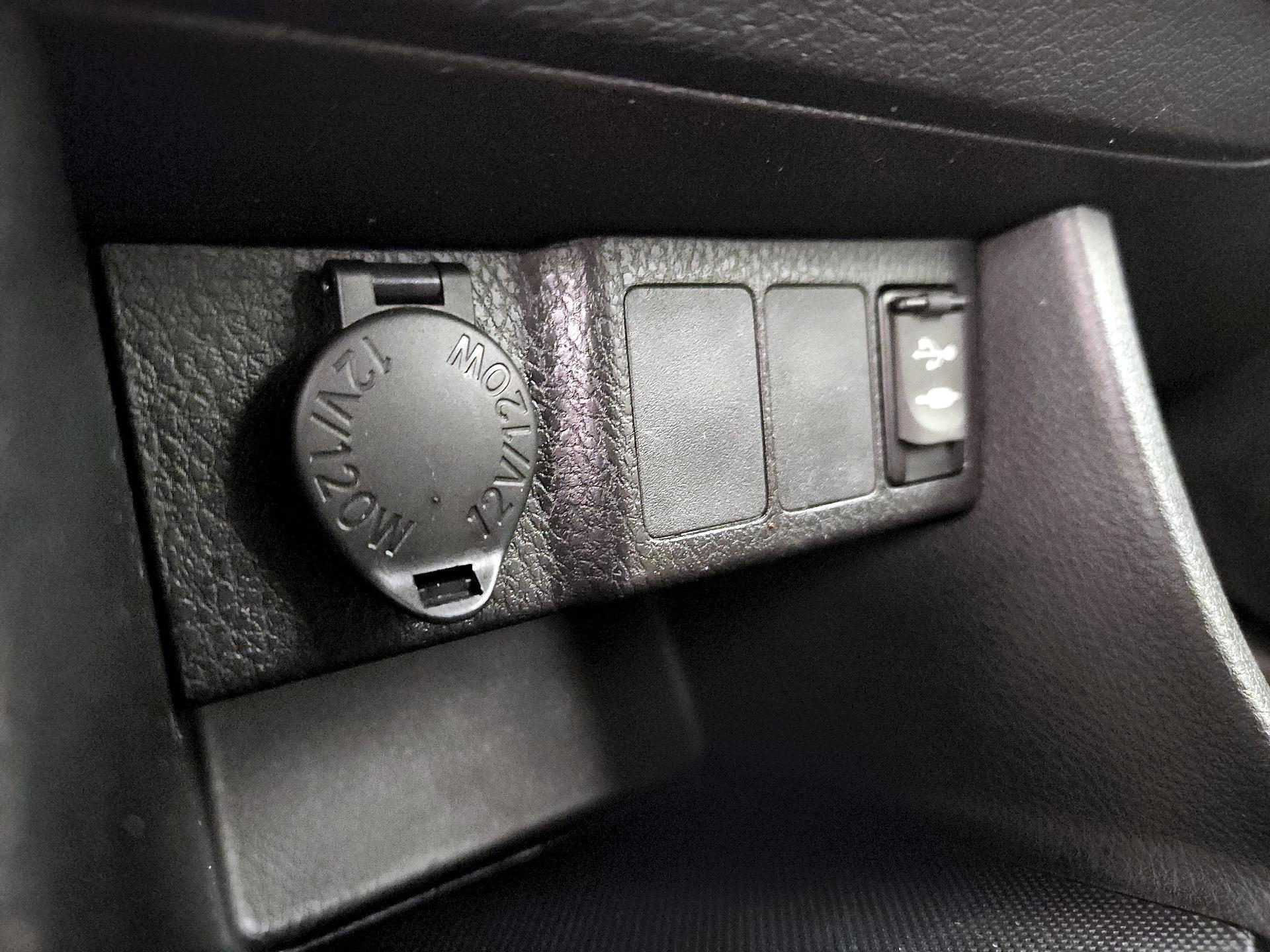 Thumbnail: 2016 Toyota Corolla - 16