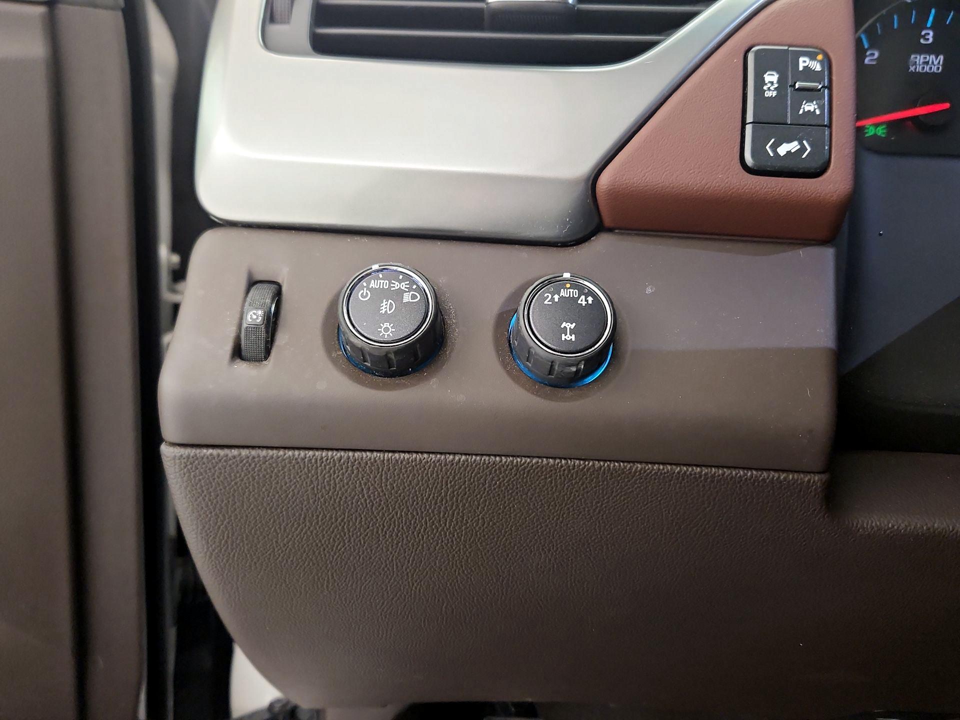 Thumbnail: 2019 Chevrolet Tahoe - 13