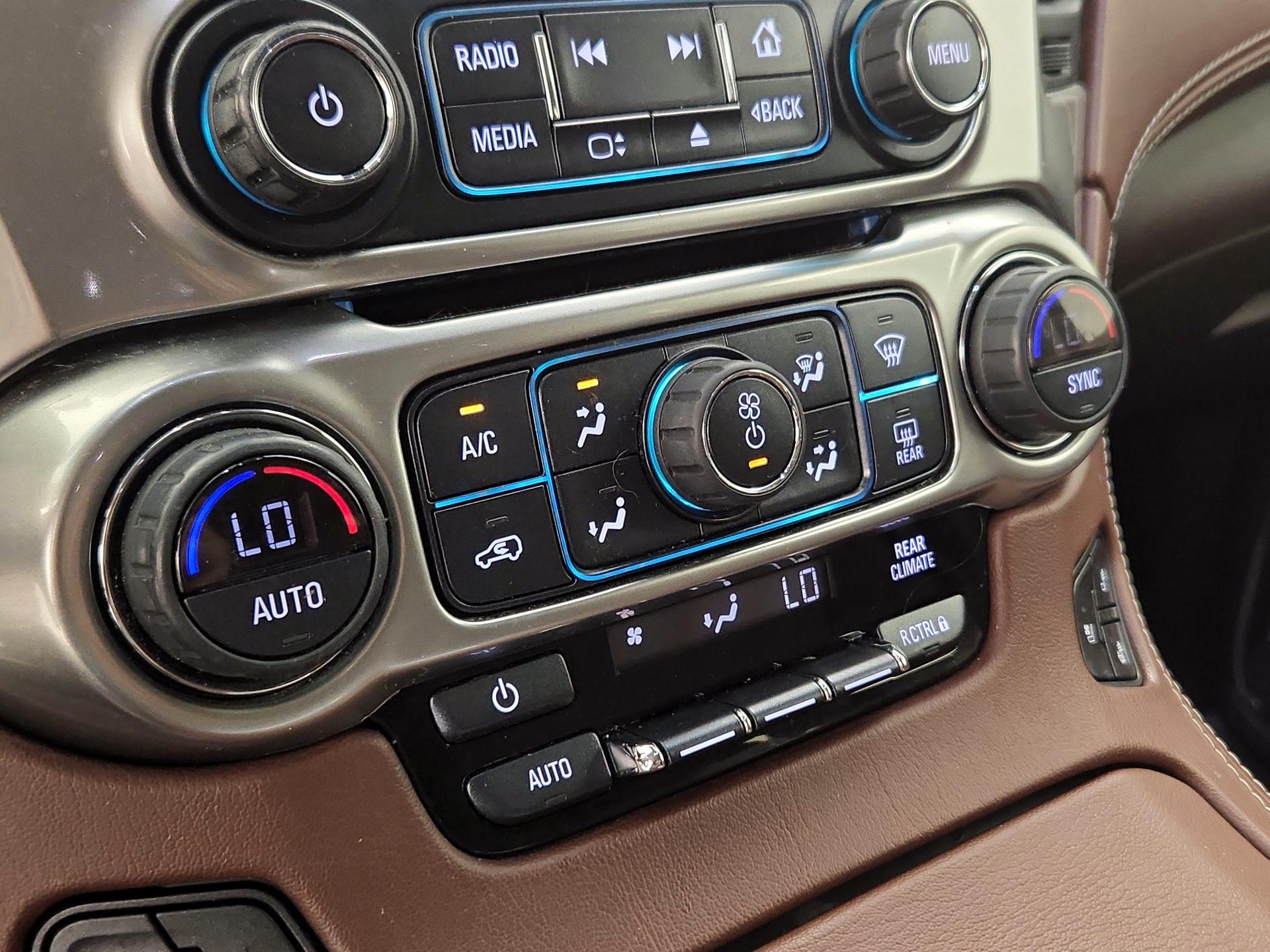 Thumbnail: 2019 Chevrolet Tahoe - 16