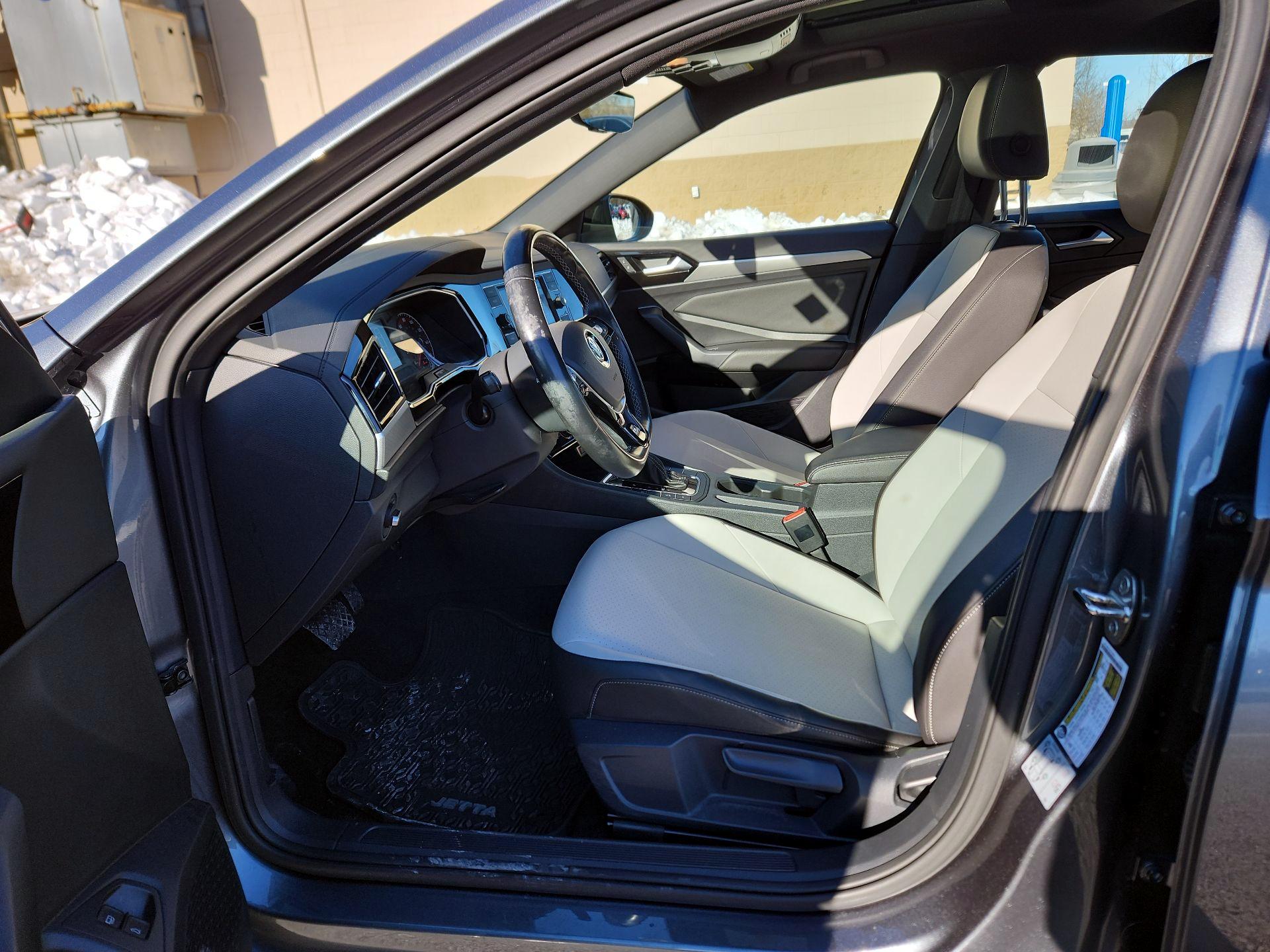 Thumbnail: 2021 Volkswagen Jetta - 9