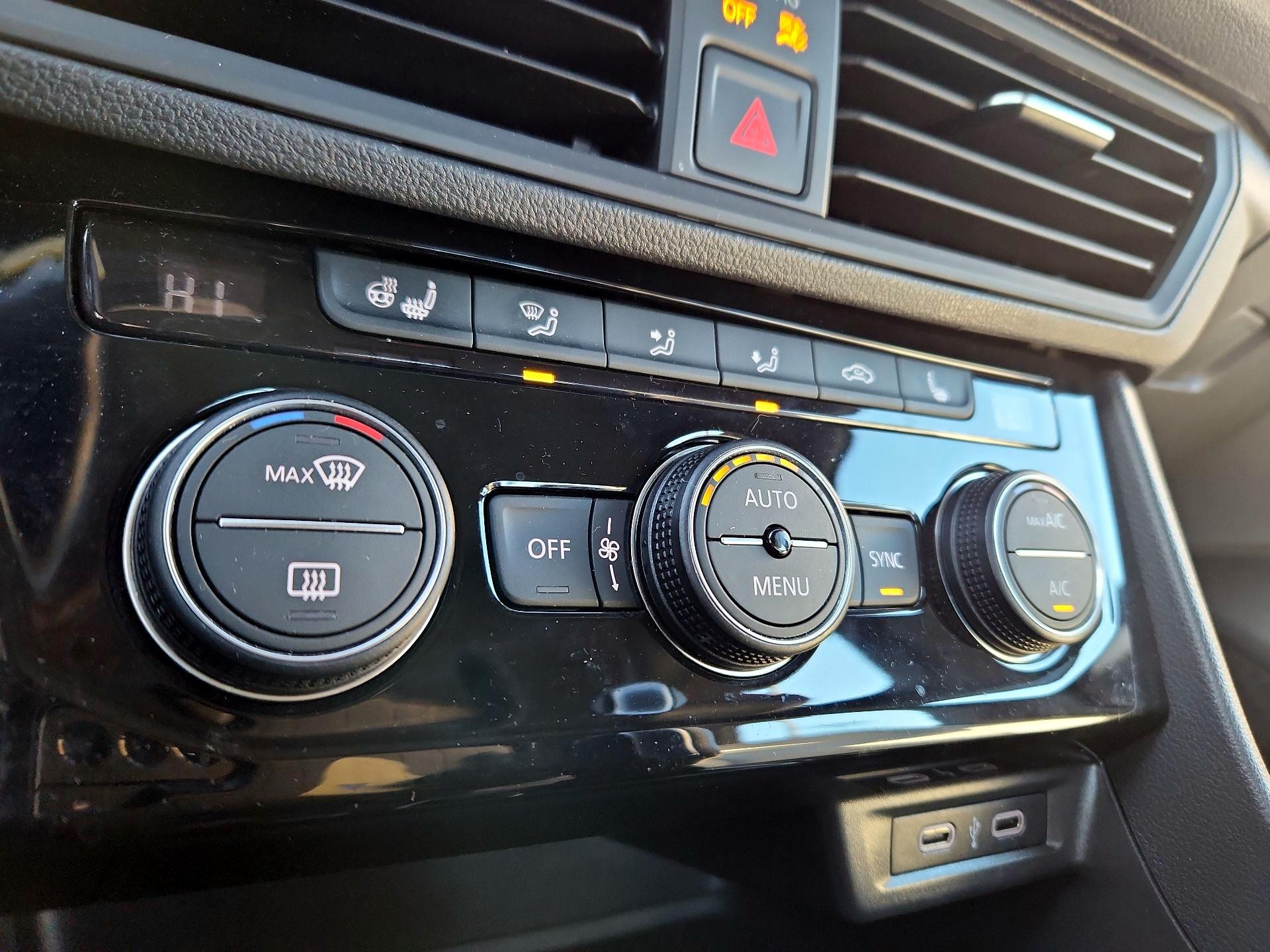 Thumbnail: 2021 Volkswagen Jetta - 14