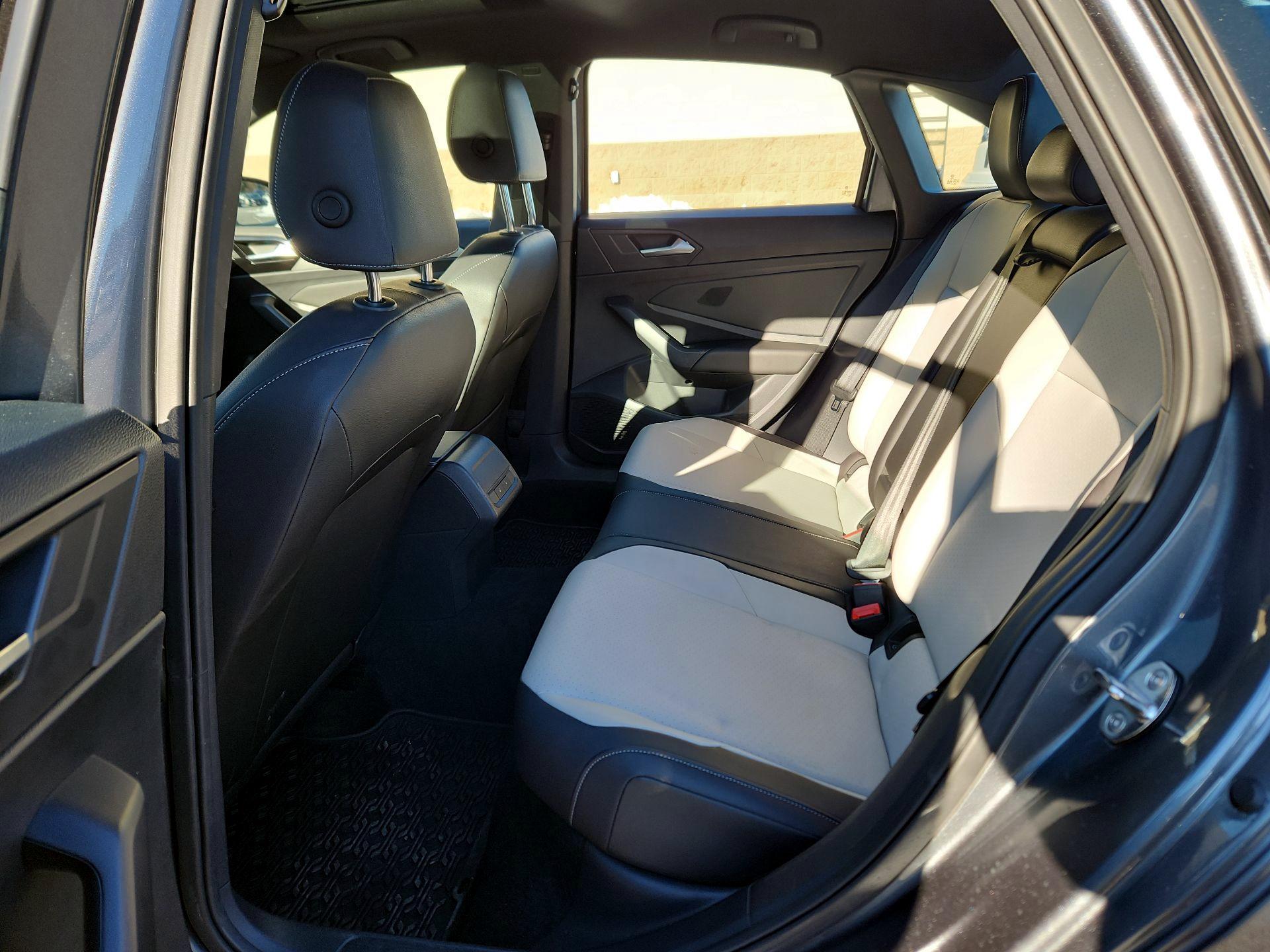 Thumbnail: 2021 Volkswagen Jetta - 18