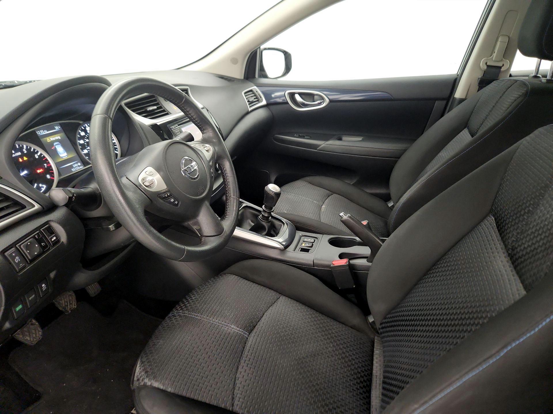 Thumbnail: 2017 Nissan Sentra - 11