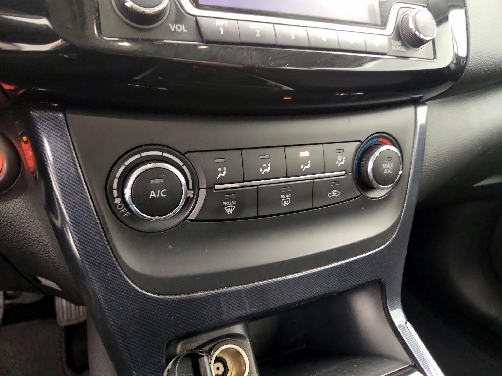 Thumbnail: 2017 Nissan Sentra - 16