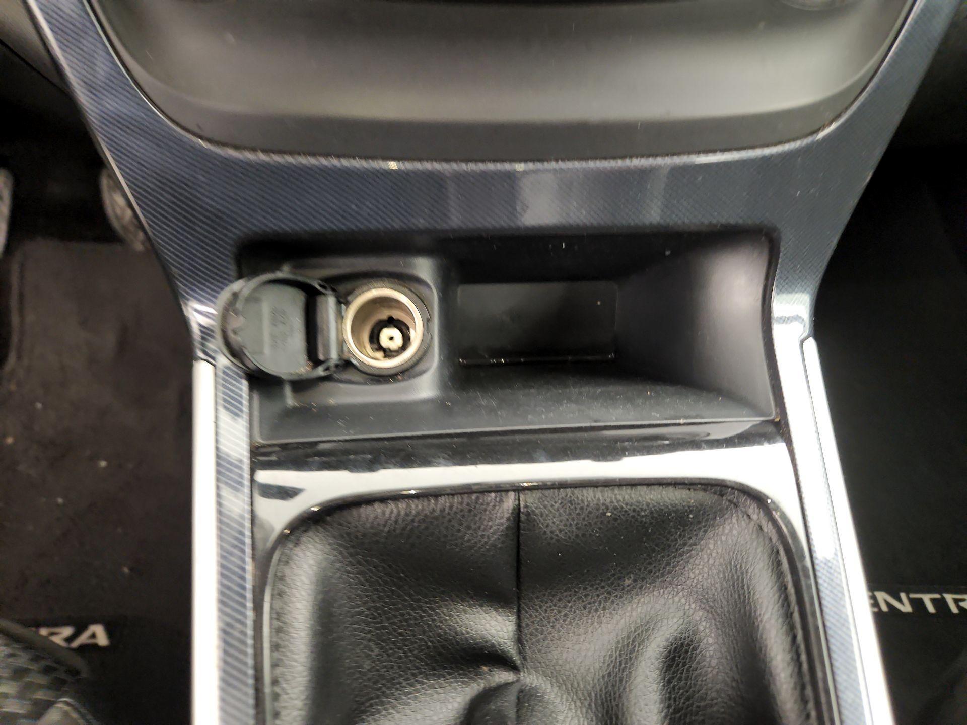 Thumbnail: 2017 Nissan Sentra - 18