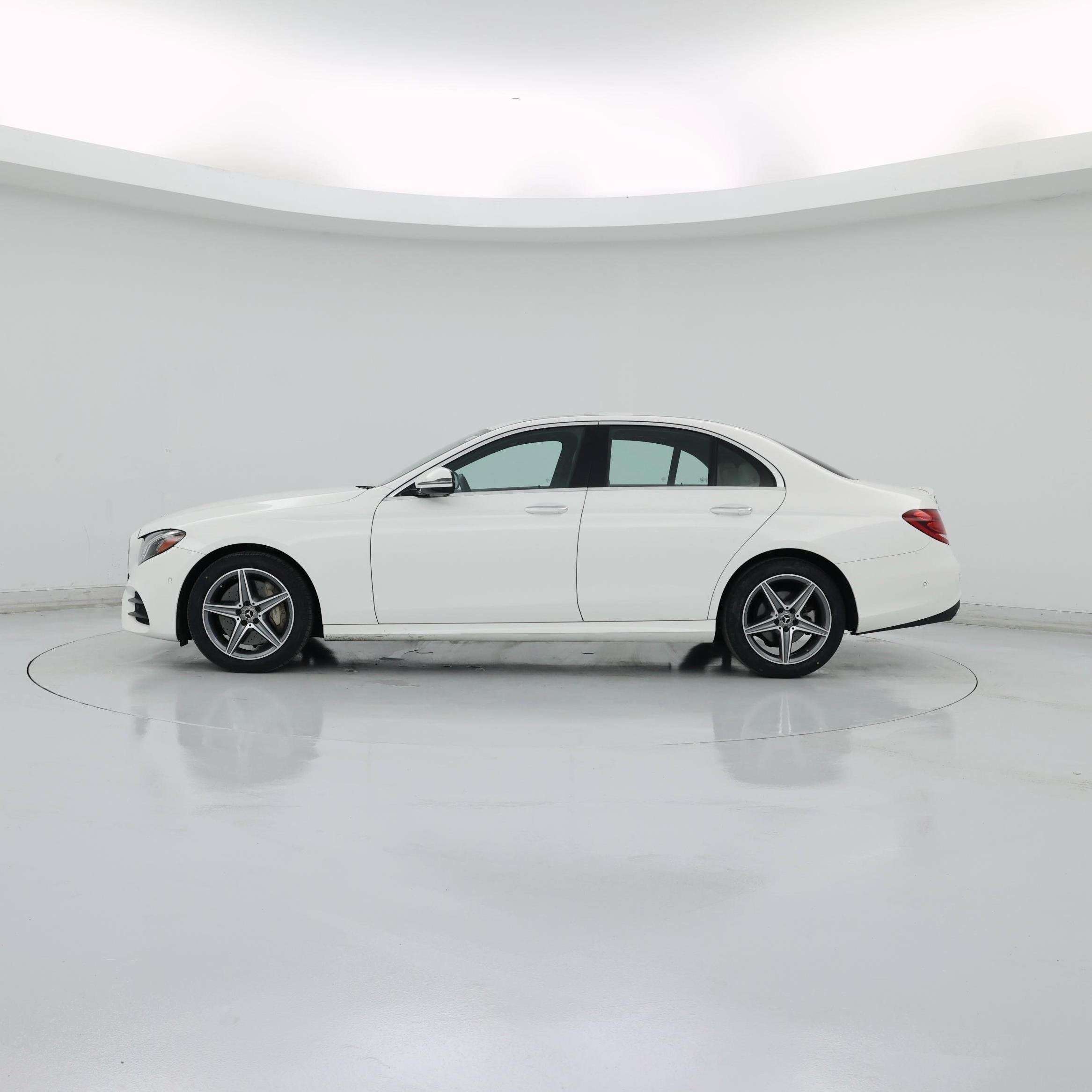 Thumbnail: 2017 Mercedes-Benz E-Class - 3