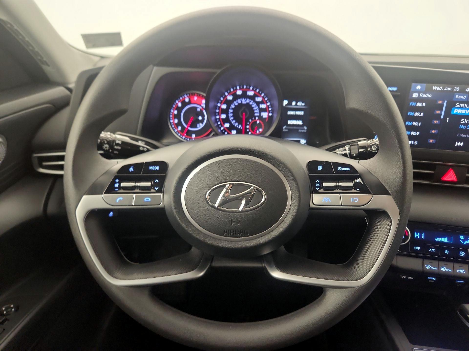 Thumbnail: 2023 Hyundai Elantra - 10