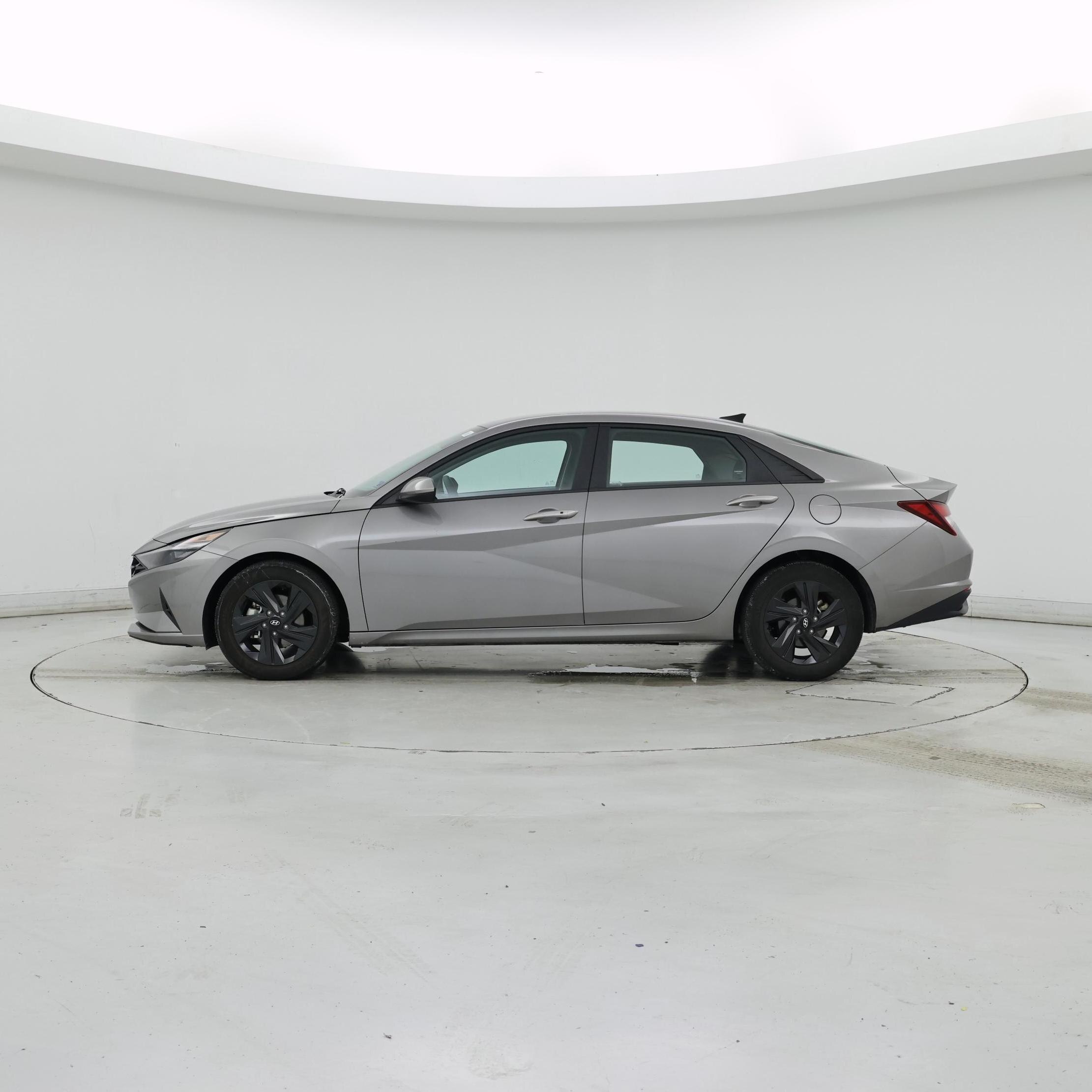 Thumbnail: 2023 Hyundai Elantra - 3