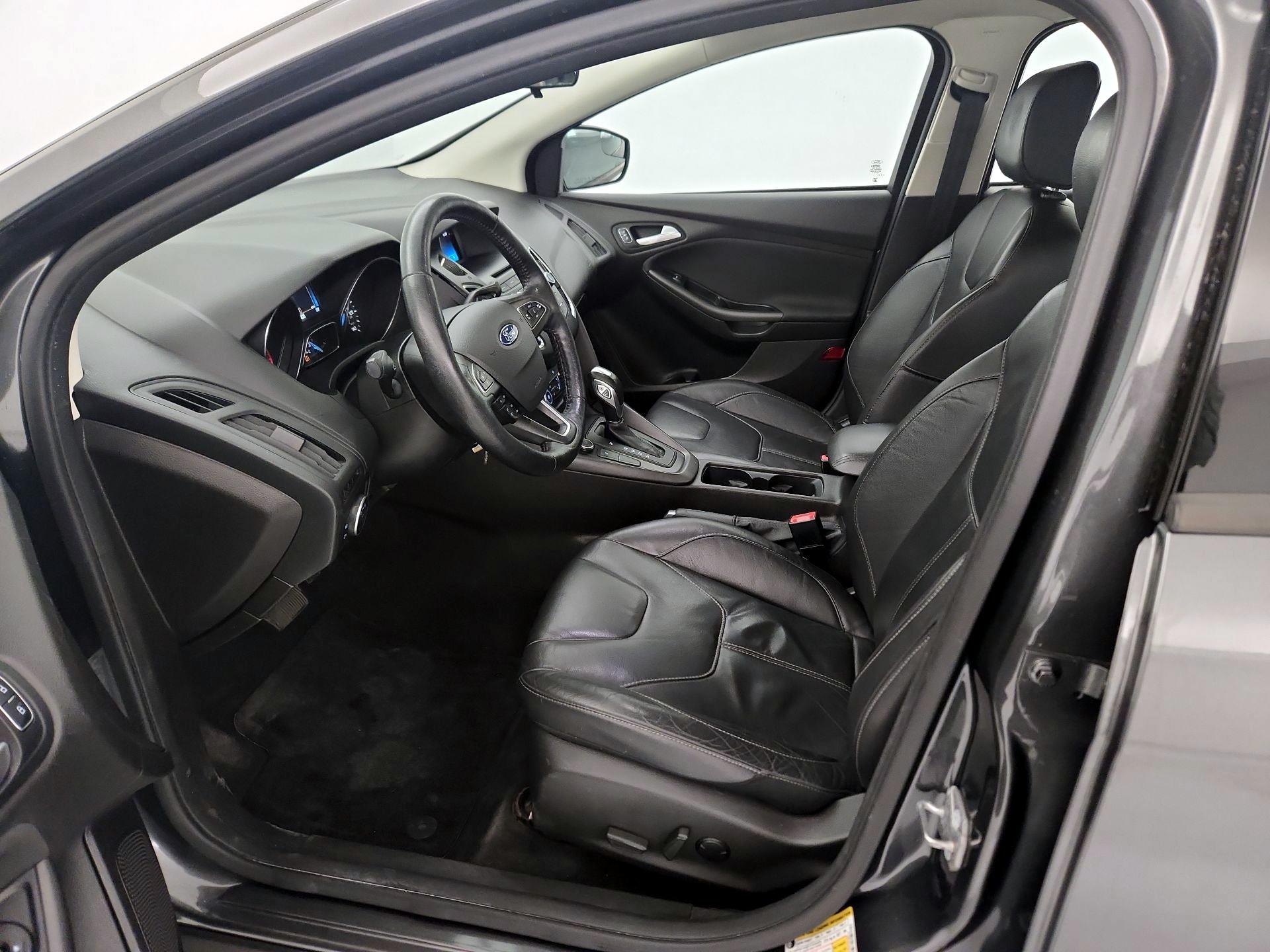 Thumbnail: 2016 Ford Focus - 11