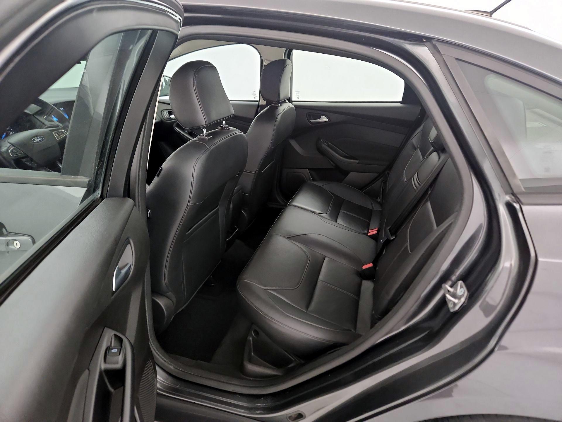 Thumbnail: 2016 Ford Focus - 18