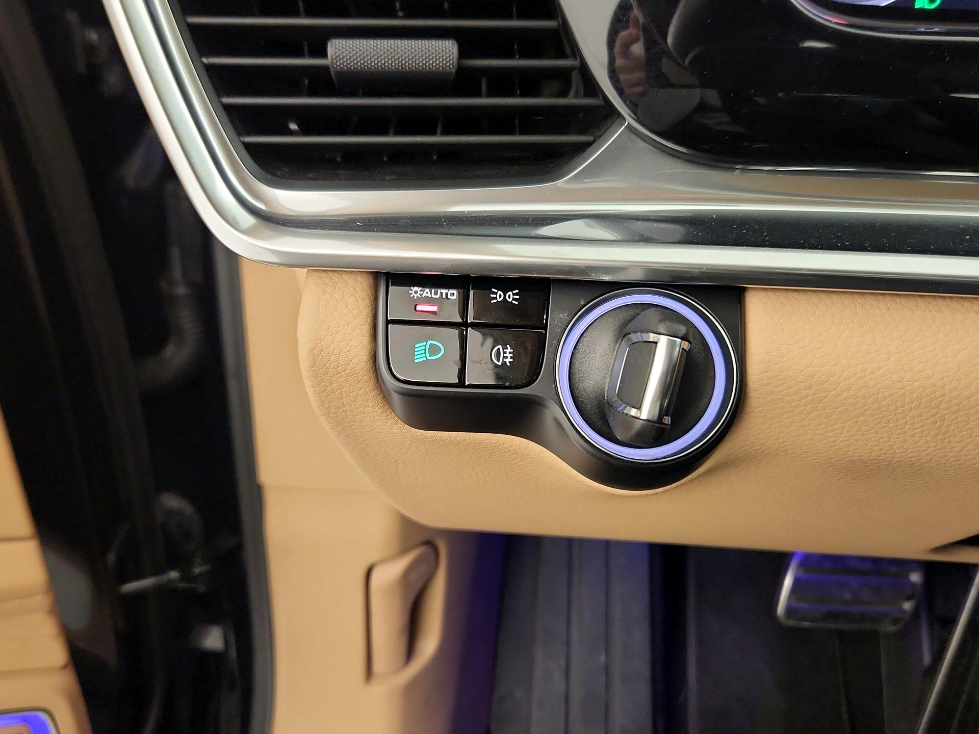 Thumbnail: 2021 Porsche Panamera - 13