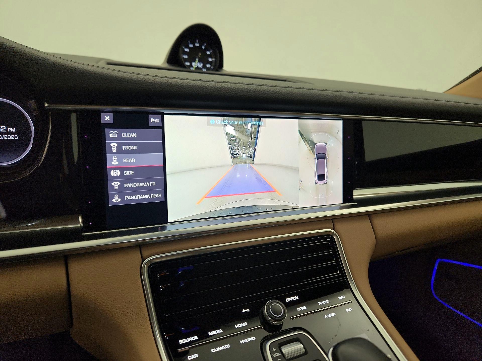 Thumbnail: 2021 Porsche Panamera - 14