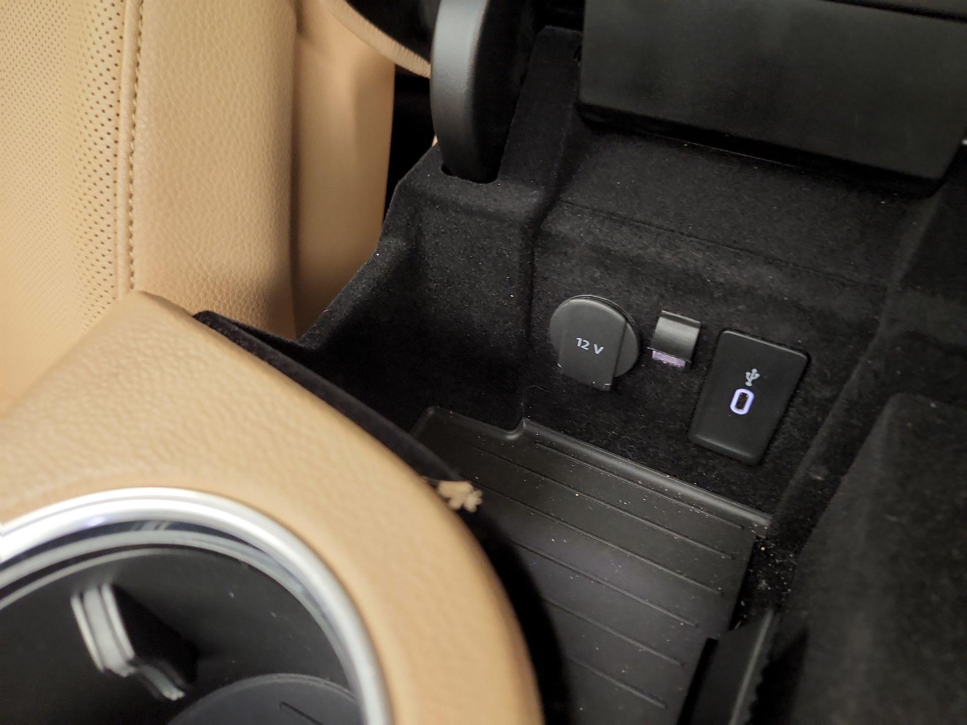 Thumbnail: 2021 Porsche Panamera - 18