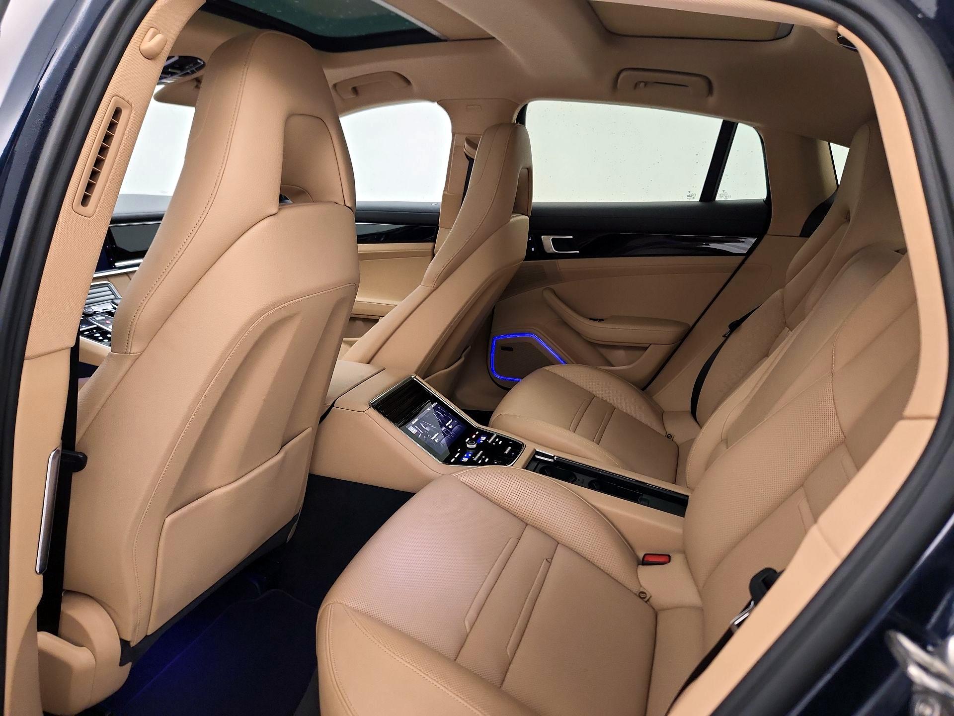 Thumbnail: 2021 Porsche Panamera - 20