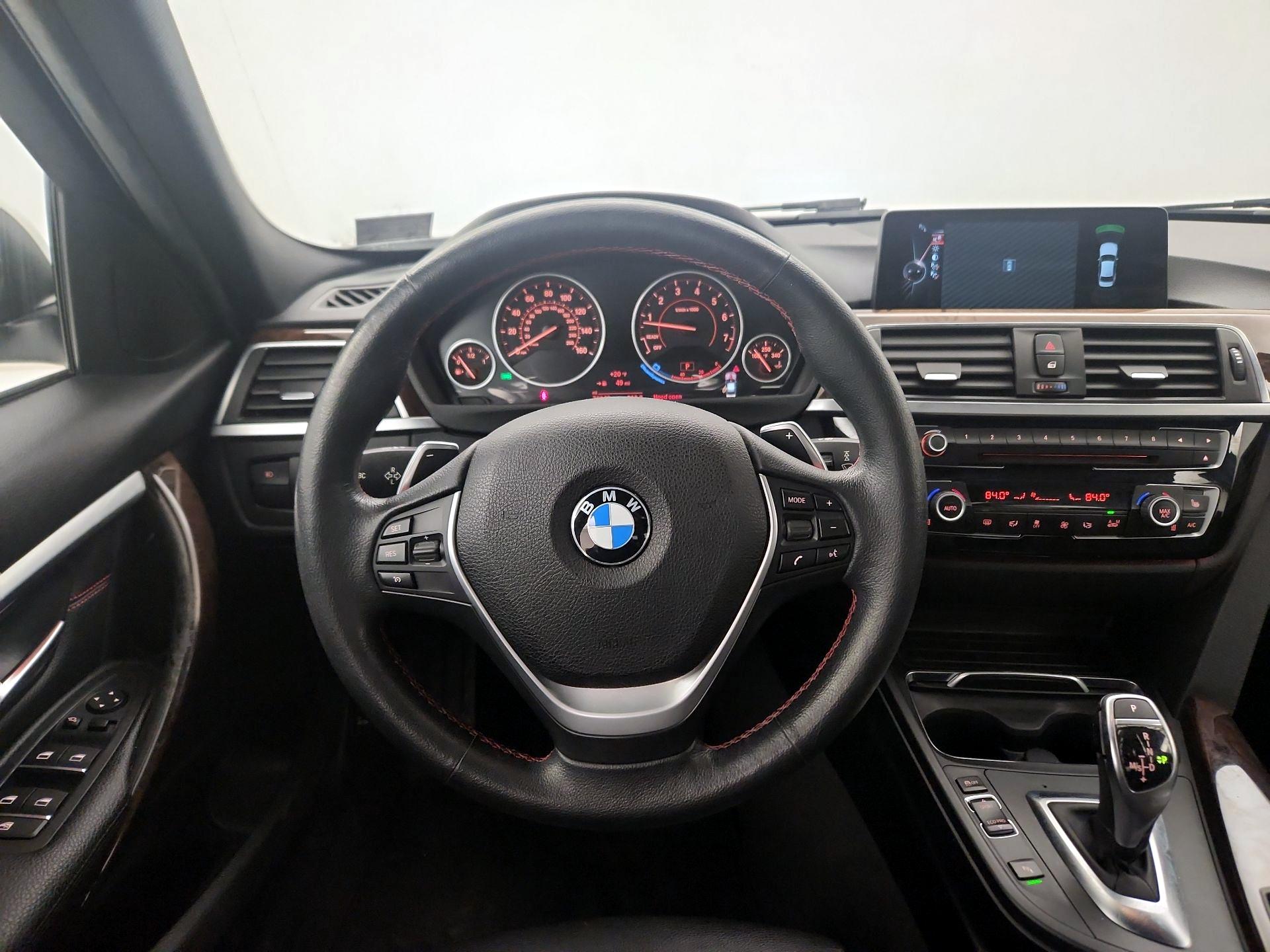 Thumbnail: 2016 BMW 3 Series - 10