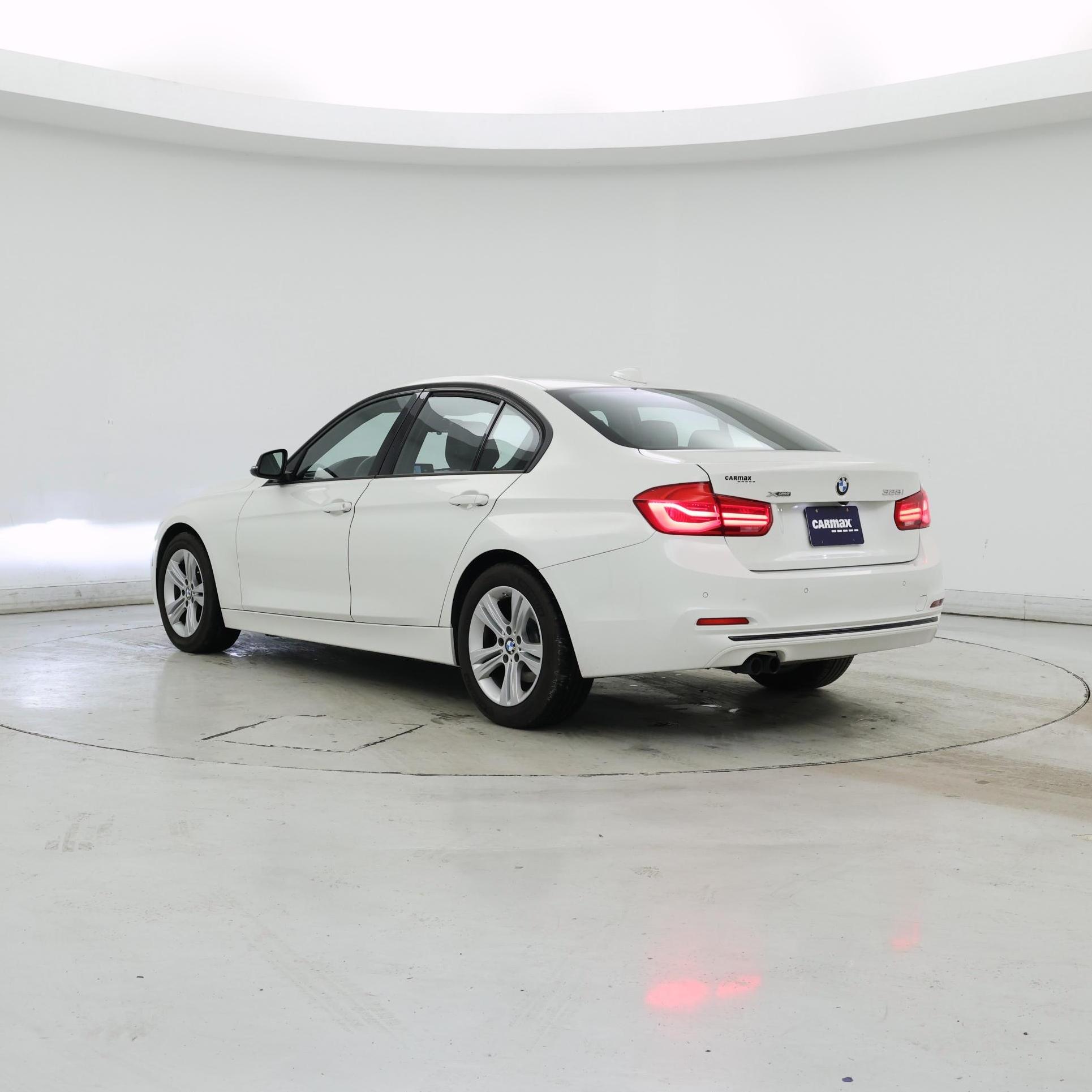 Thumbnail: 2016 BMW 3 Series - 2