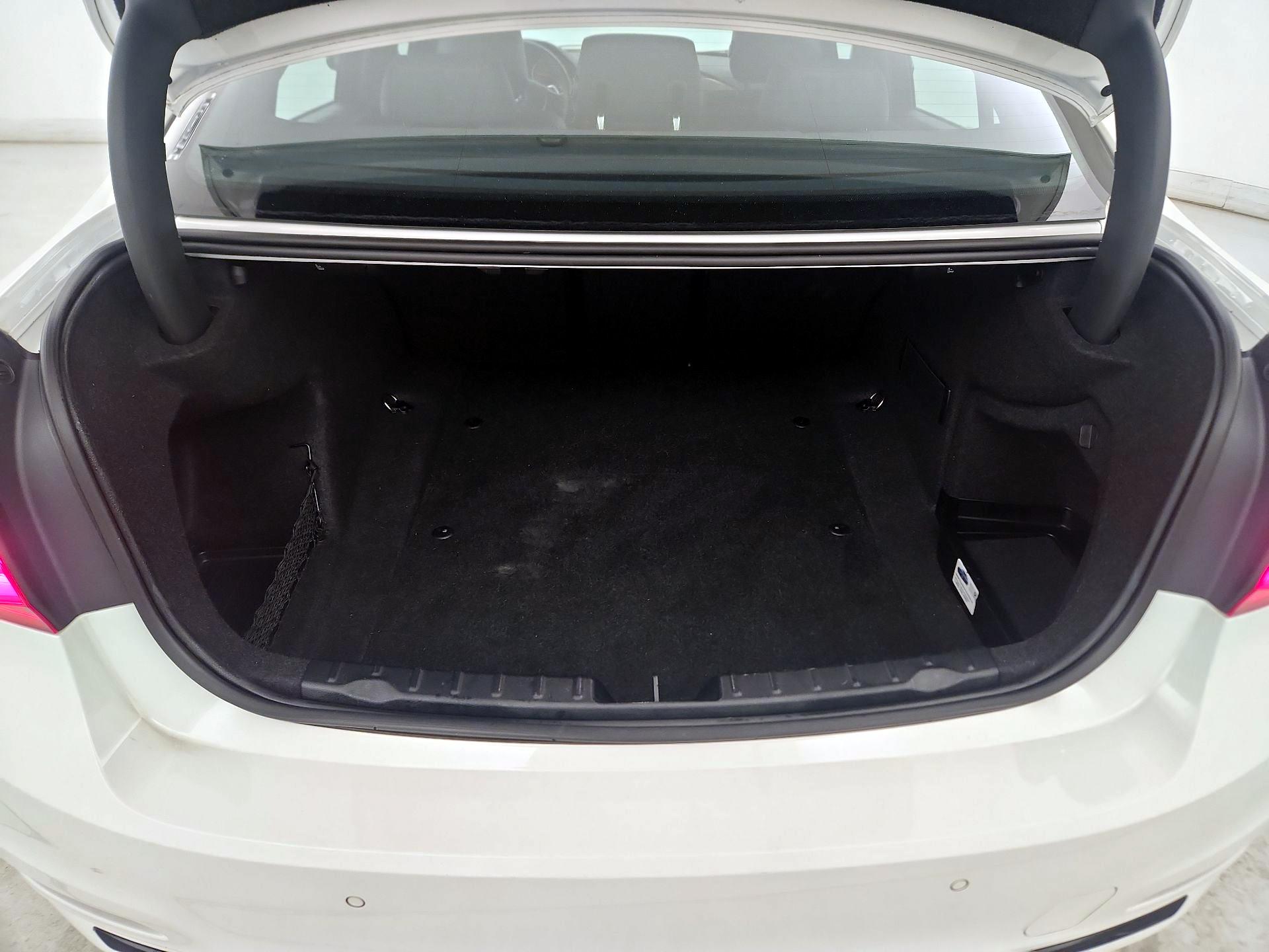 Thumbnail: 2016 BMW 3 Series - 19