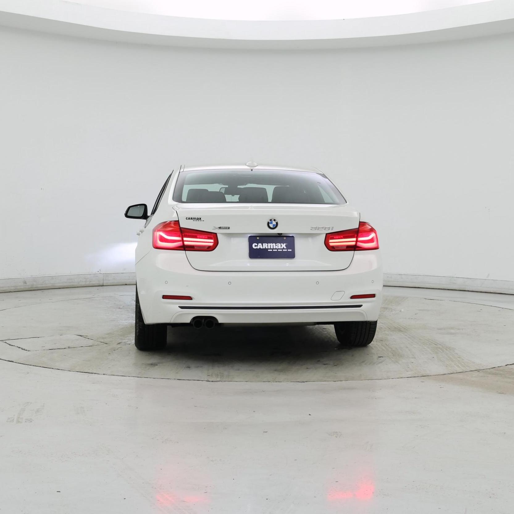 Thumbnail: 2016 BMW 3 Series - 6