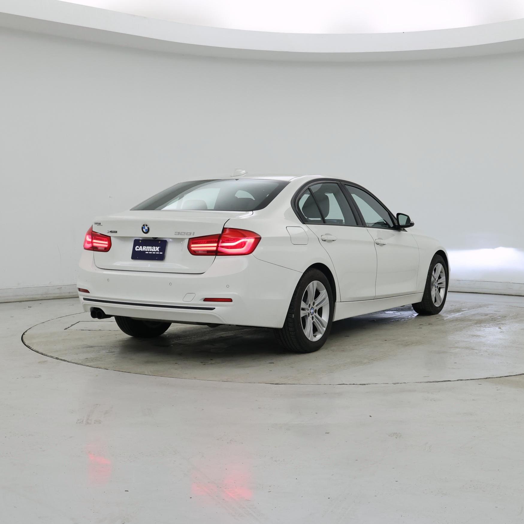 Thumbnail: 2016 BMW 3 Series - 8