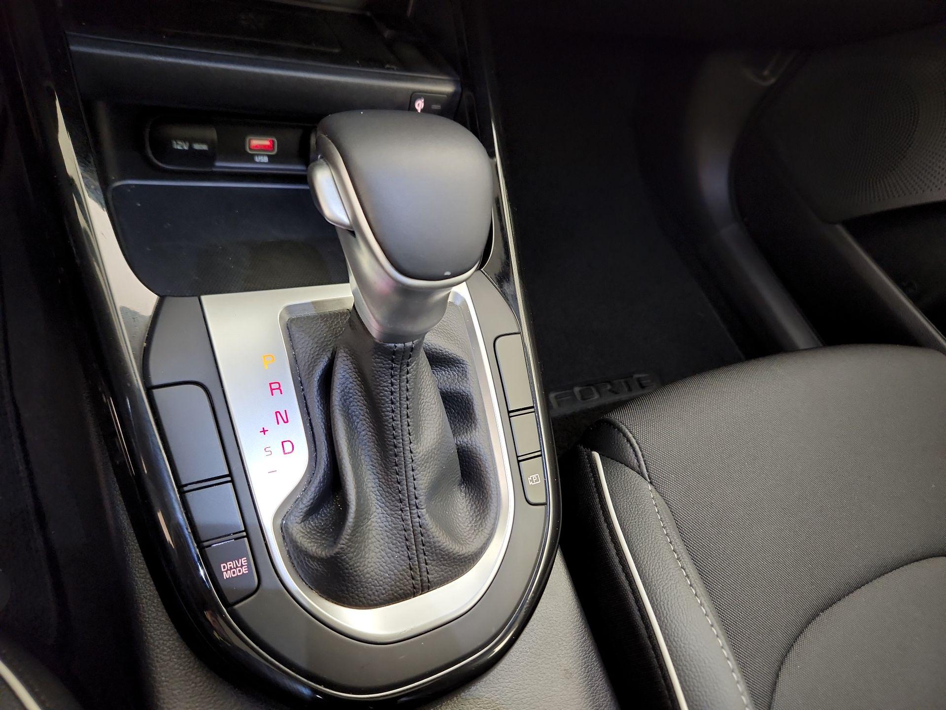 Thumbnail: 2024 Kia Forte - 18