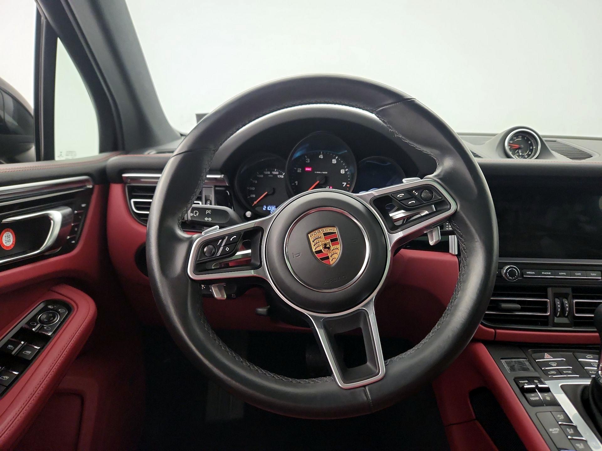 Thumbnail: 2021 Porsche Macan - 10