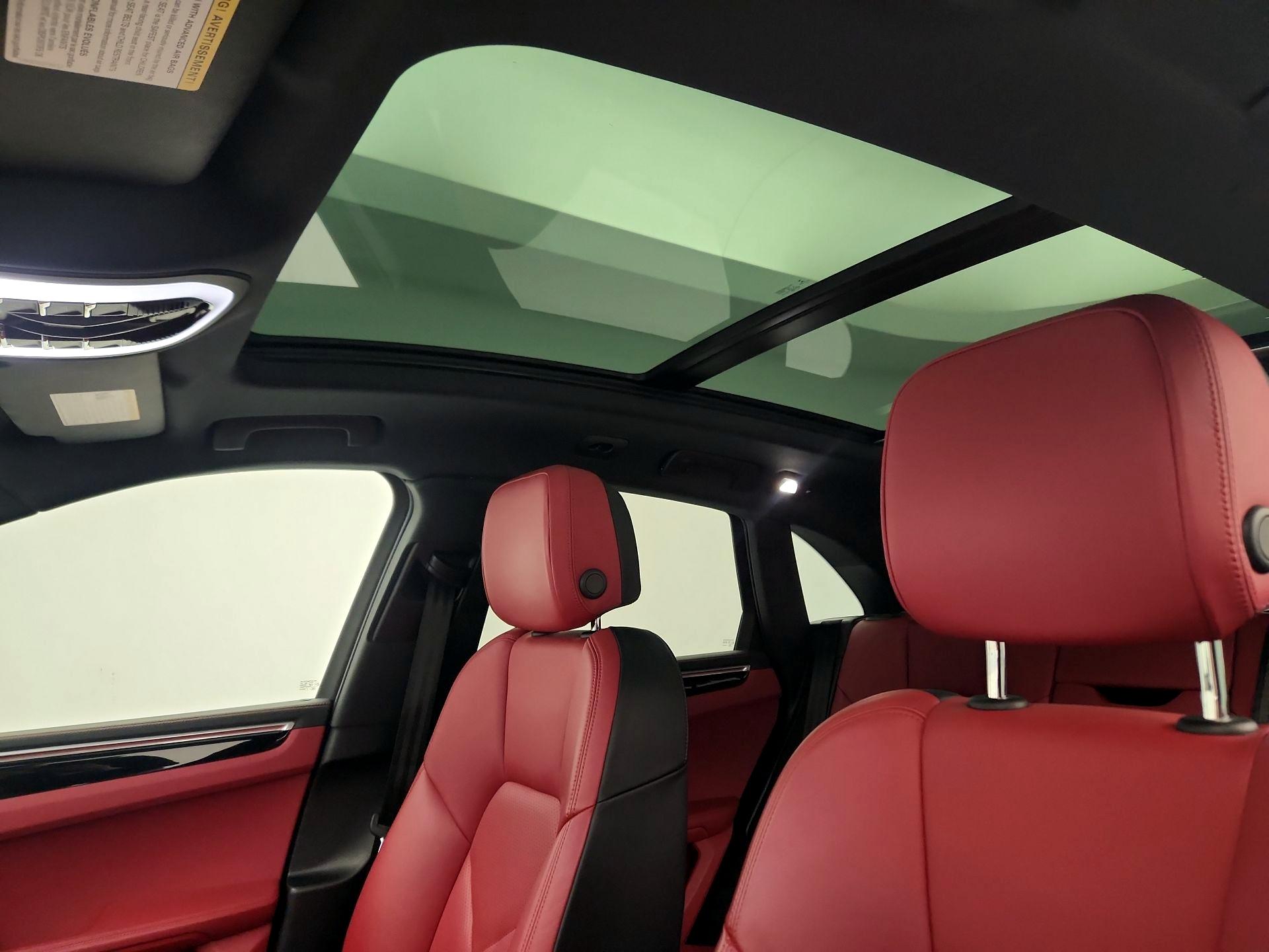 Thumbnail: 2021 Porsche Macan - 20