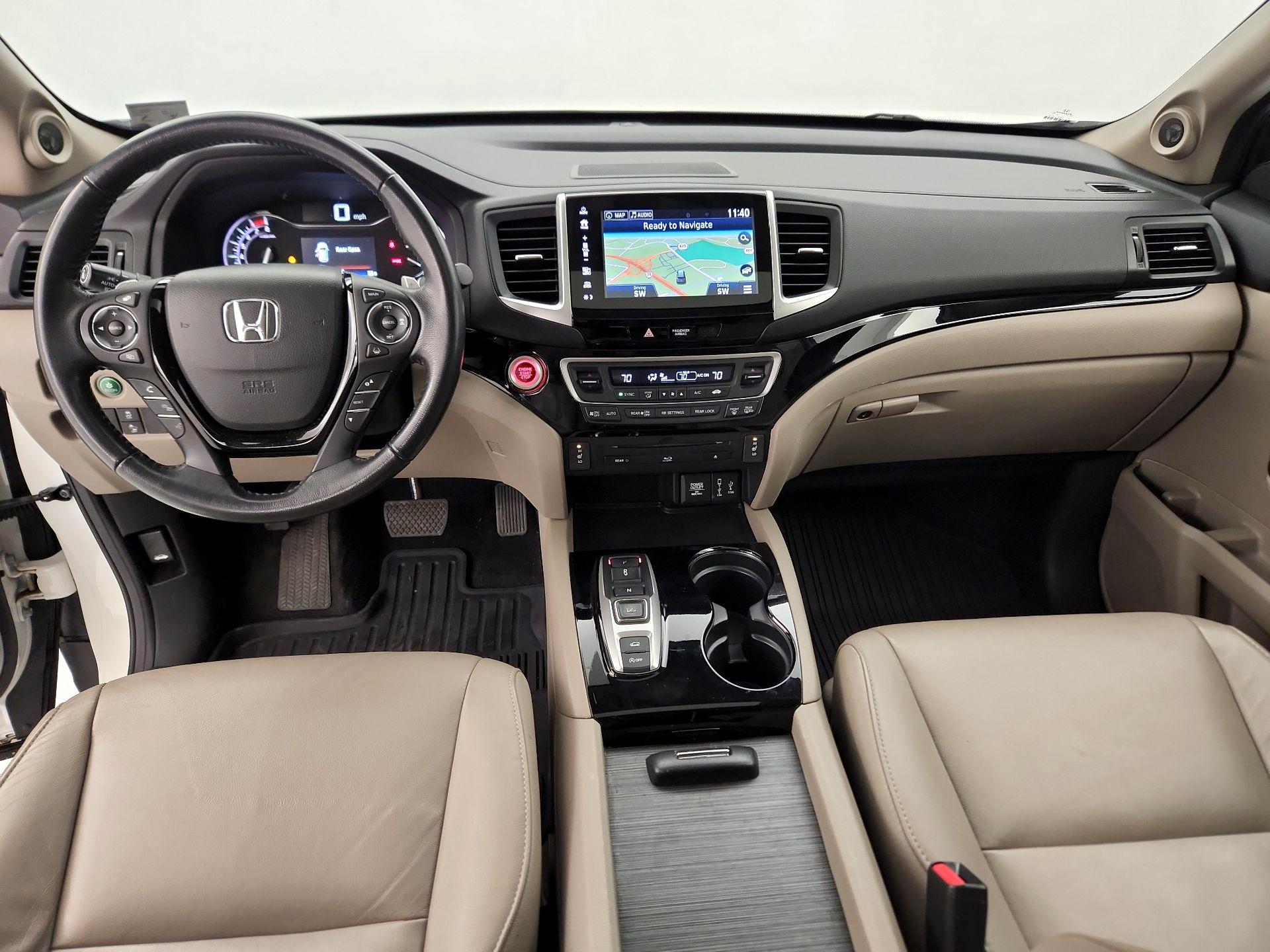Thumbnail: 2017 Honda Pilot - 9