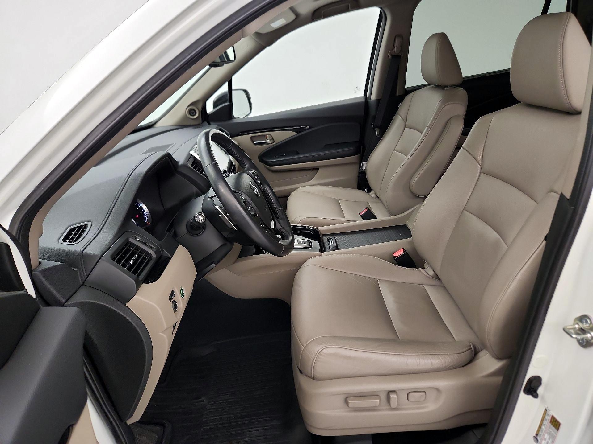 Thumbnail: 2017 Honda Pilot - 11