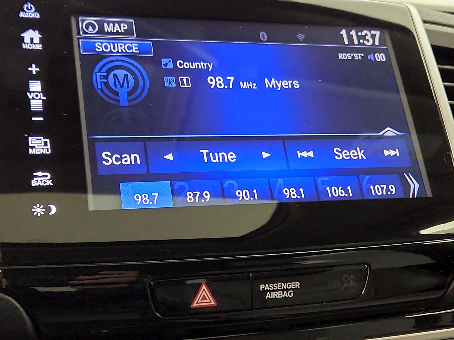 Thumbnail: 2017 Honda Pilot - 16