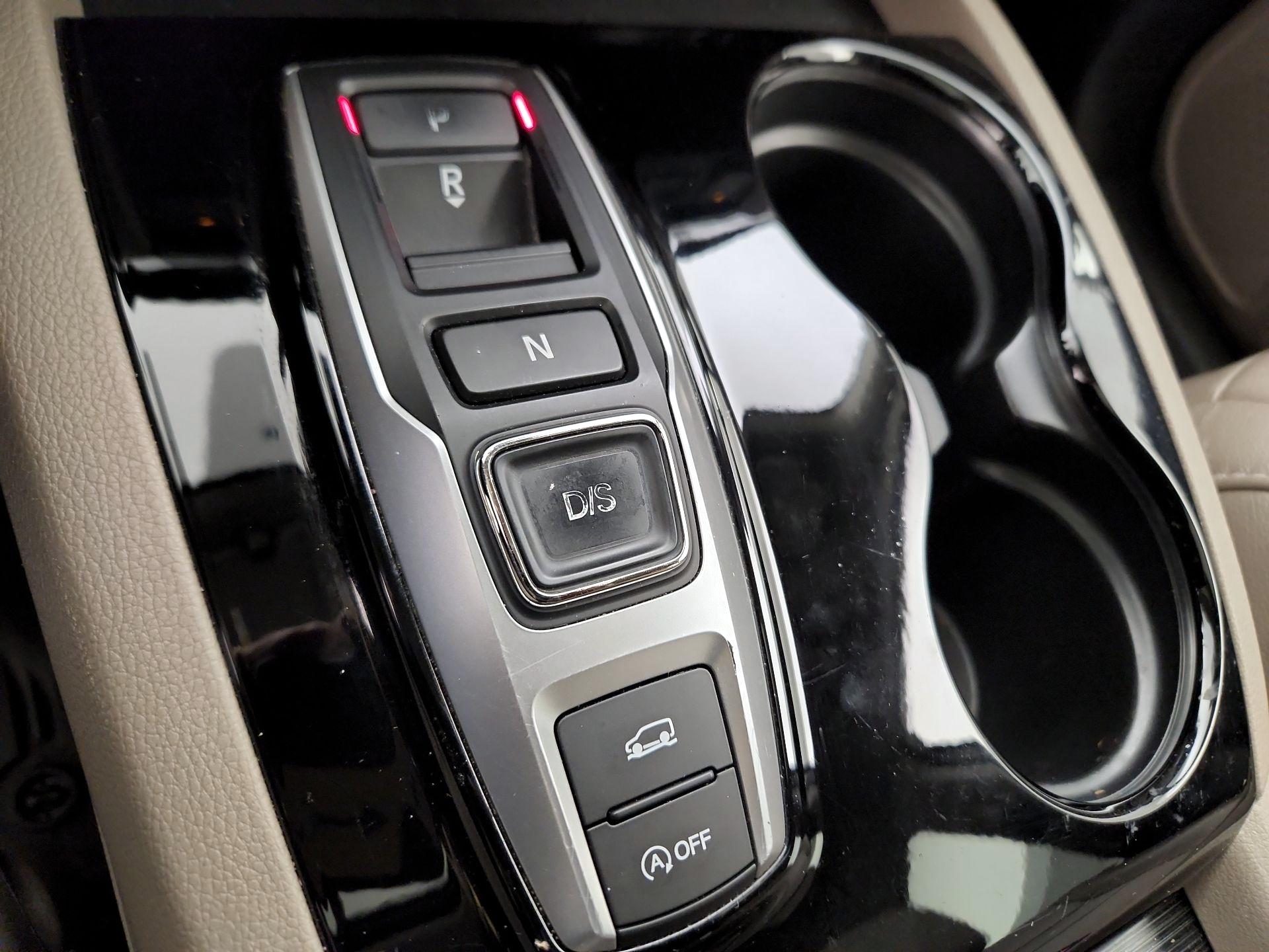 Thumbnail: 2017 Honda Pilot - 18