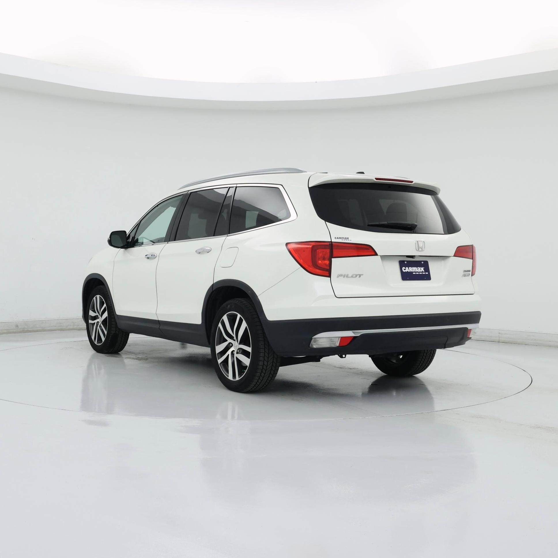 Thumbnail: 2017 Honda Pilot - 2