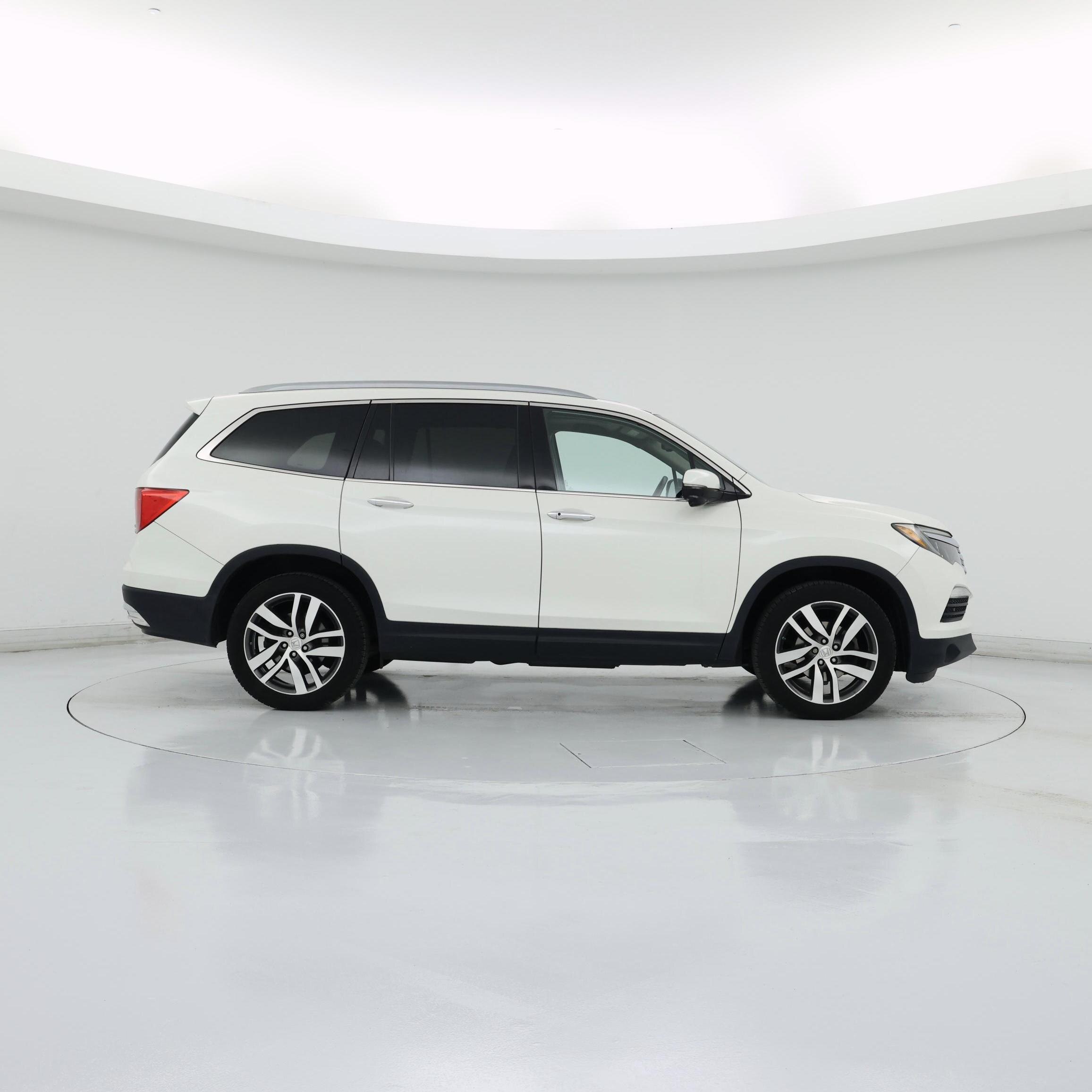 Thumbnail: 2017 Honda Pilot - 7