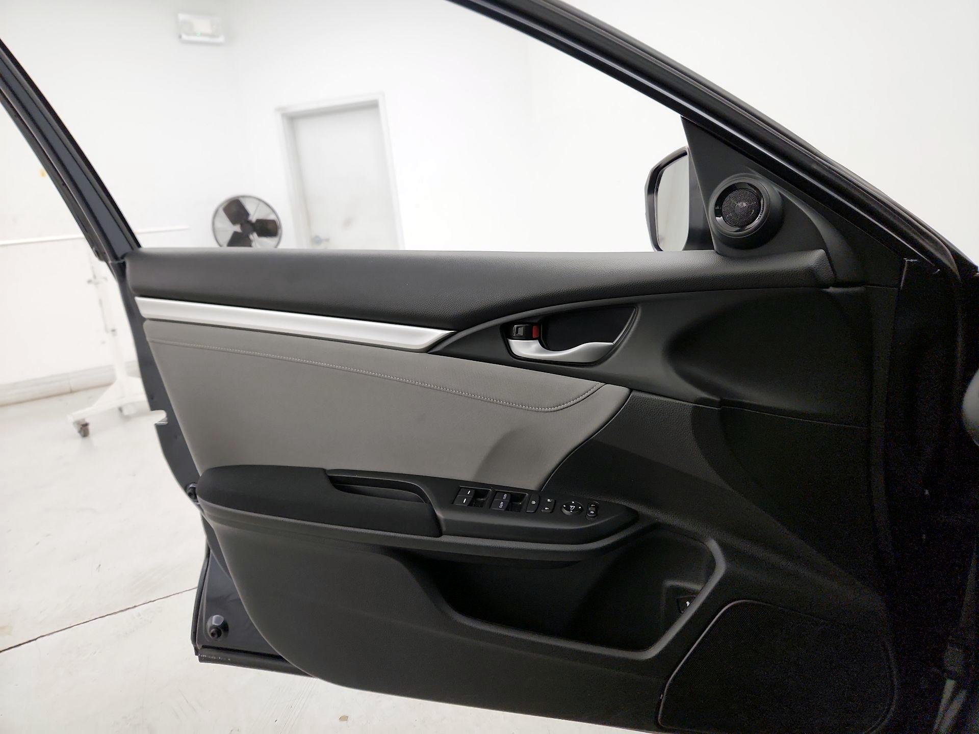 Thumbnail: 2017 Honda Civic - 12