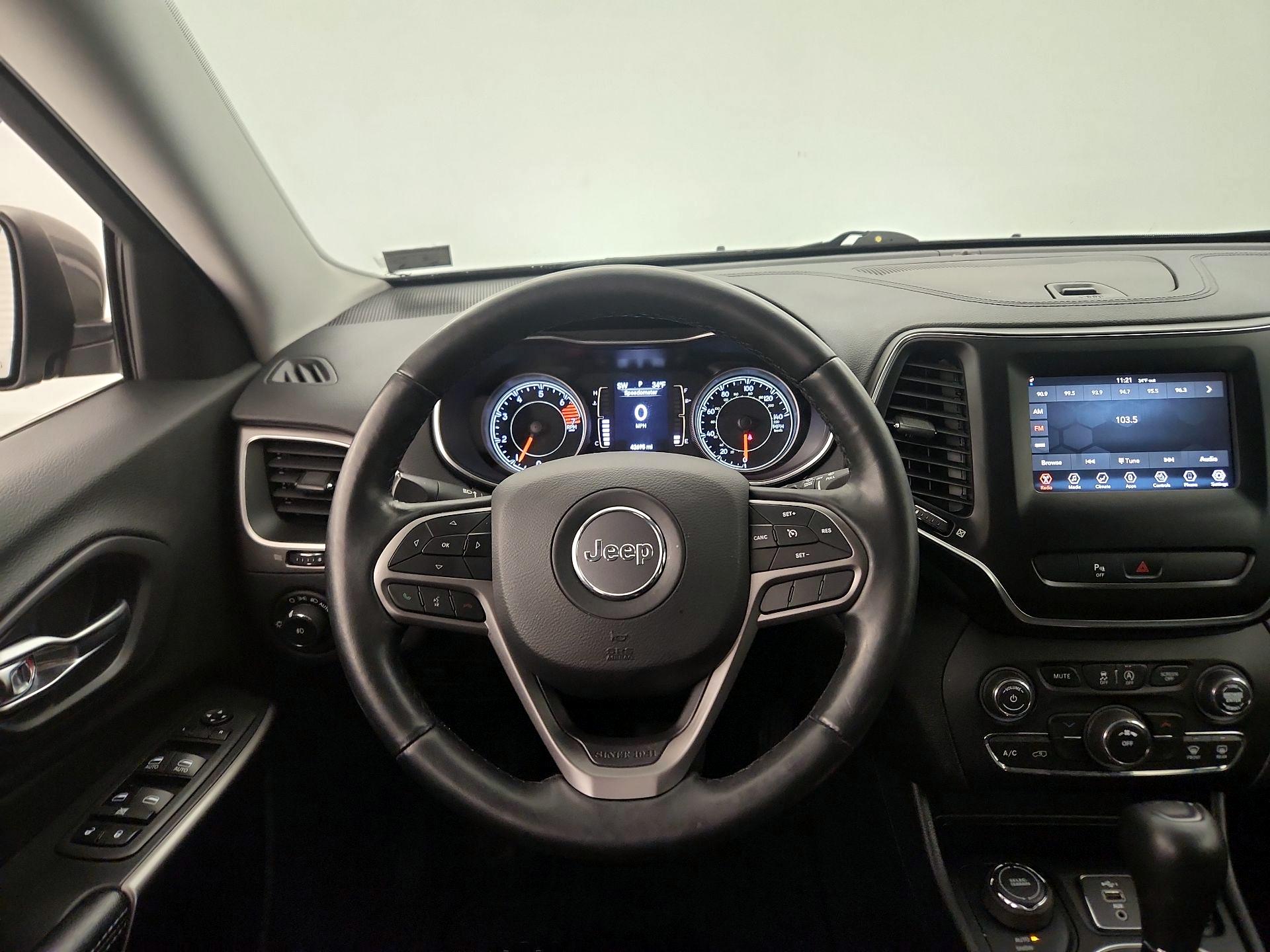 Thumbnail: 2020 Jeep Cherokee - 10