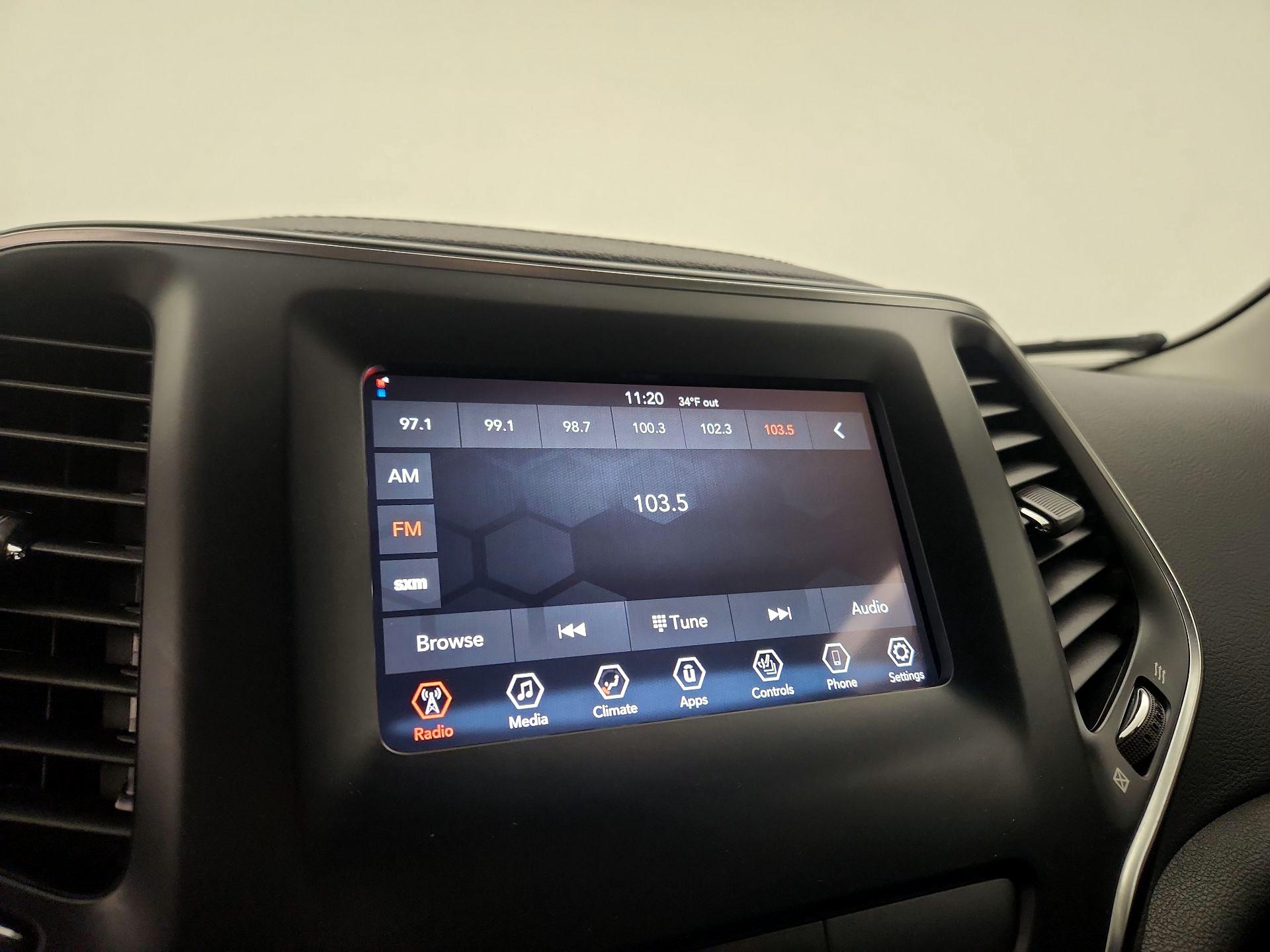 Thumbnail: 2020 Jeep Cherokee - 15