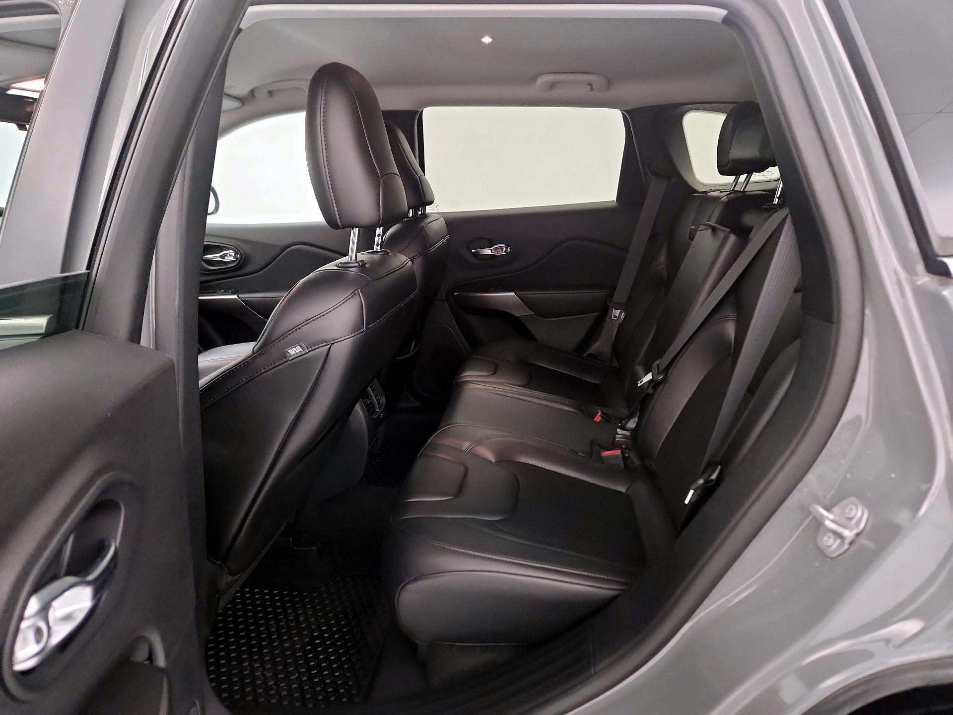 Thumbnail: 2020 Jeep Cherokee - 19