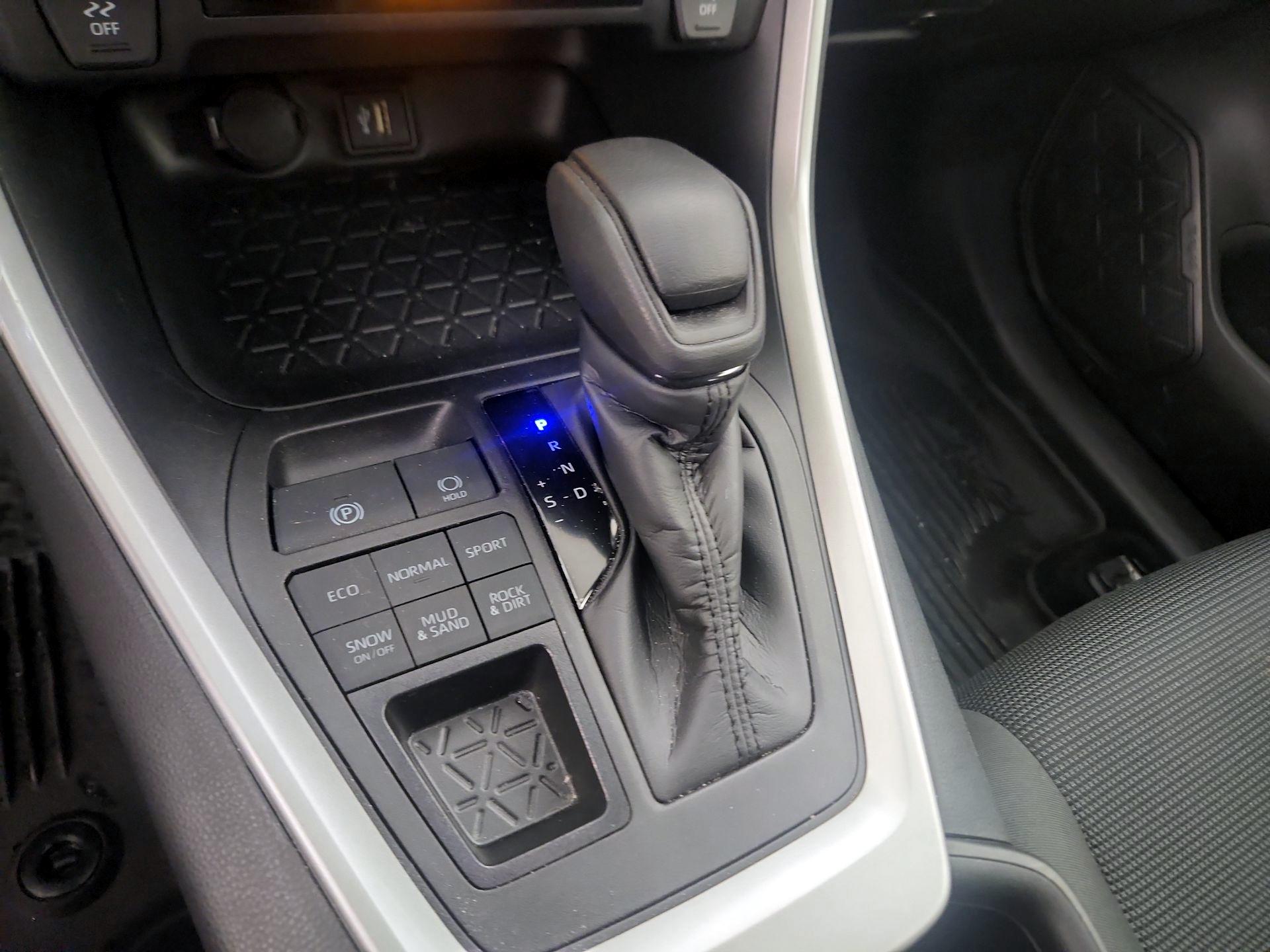 Thumbnail: 2024 Toyota RAV4 - 17