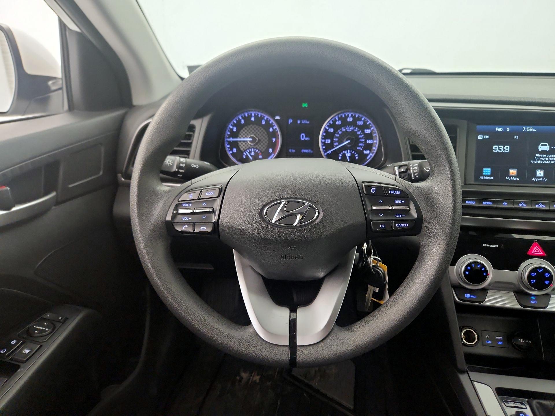 Thumbnail: 2019 Hyundai Elantra - 10