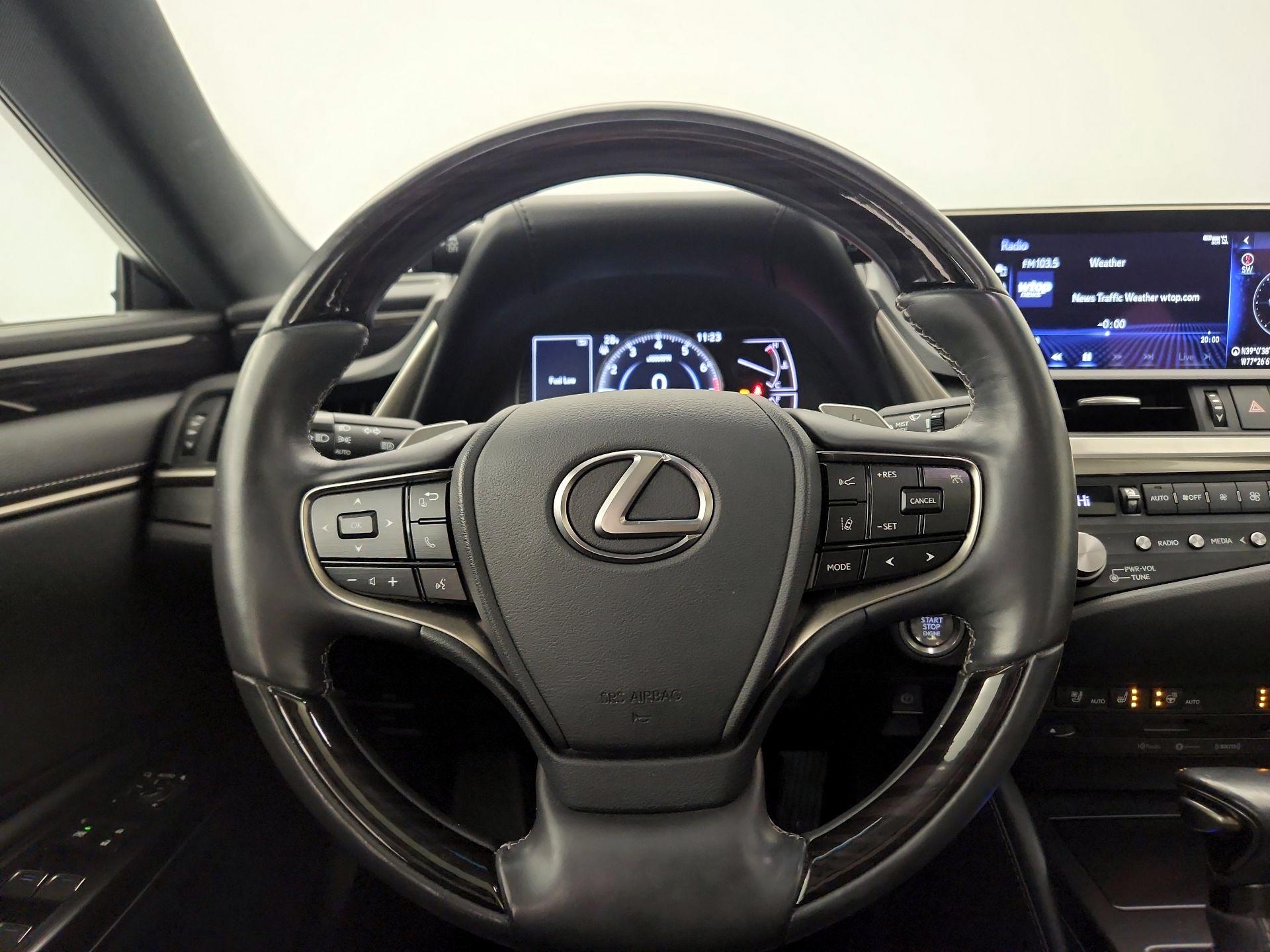 Thumbnail: 2021 Lexus ES - 10