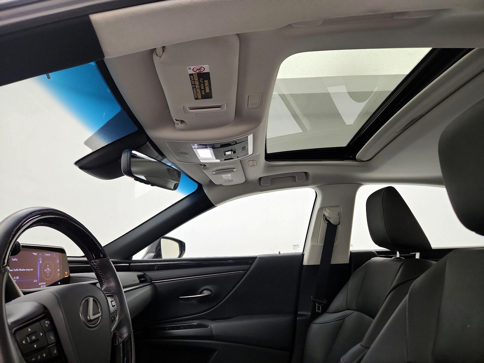 Thumbnail: 2021 Lexus ES - 19