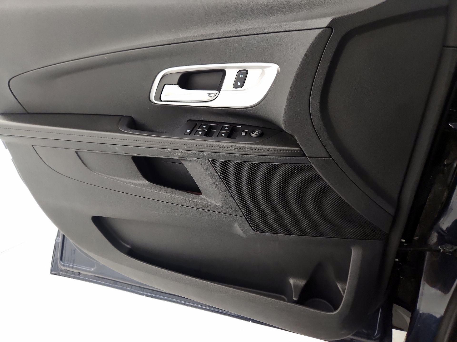 Thumbnail: 2017 Chevrolet Equinox - 12