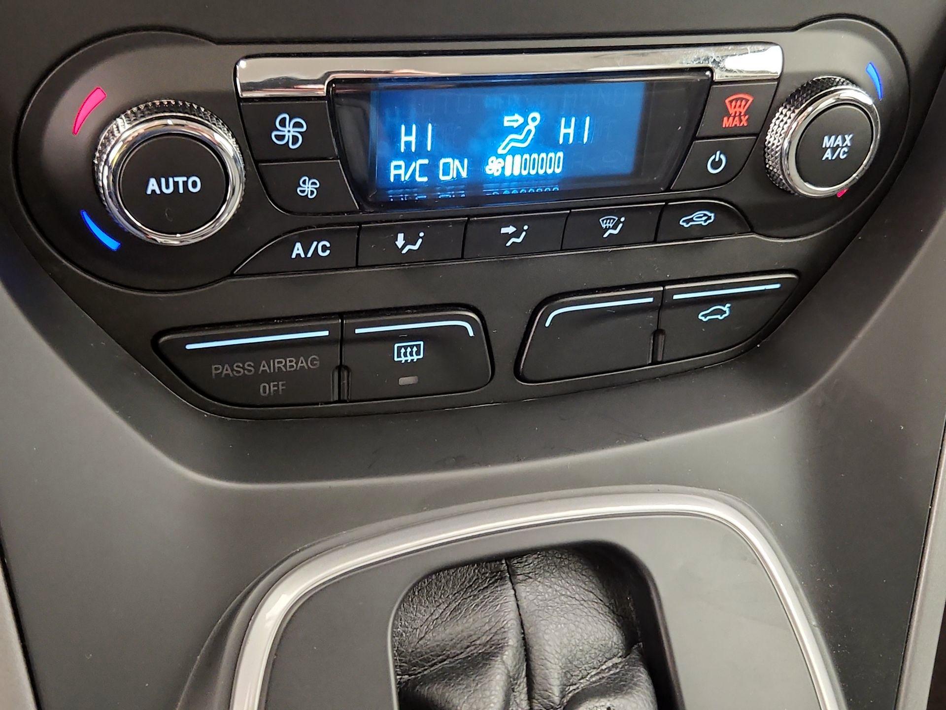 Thumbnail: 2014 Ford Escape - 16