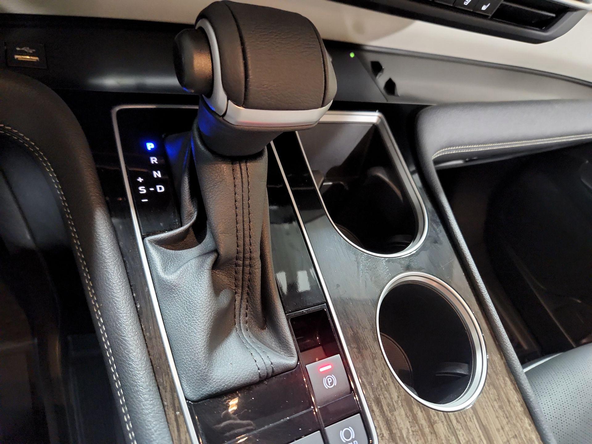 Thumbnail: 2025 Toyota Sienna - 16