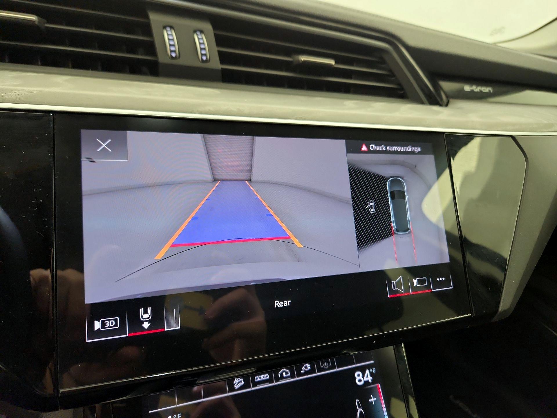 Thumbnail: 2023 Audi e-tron - 14