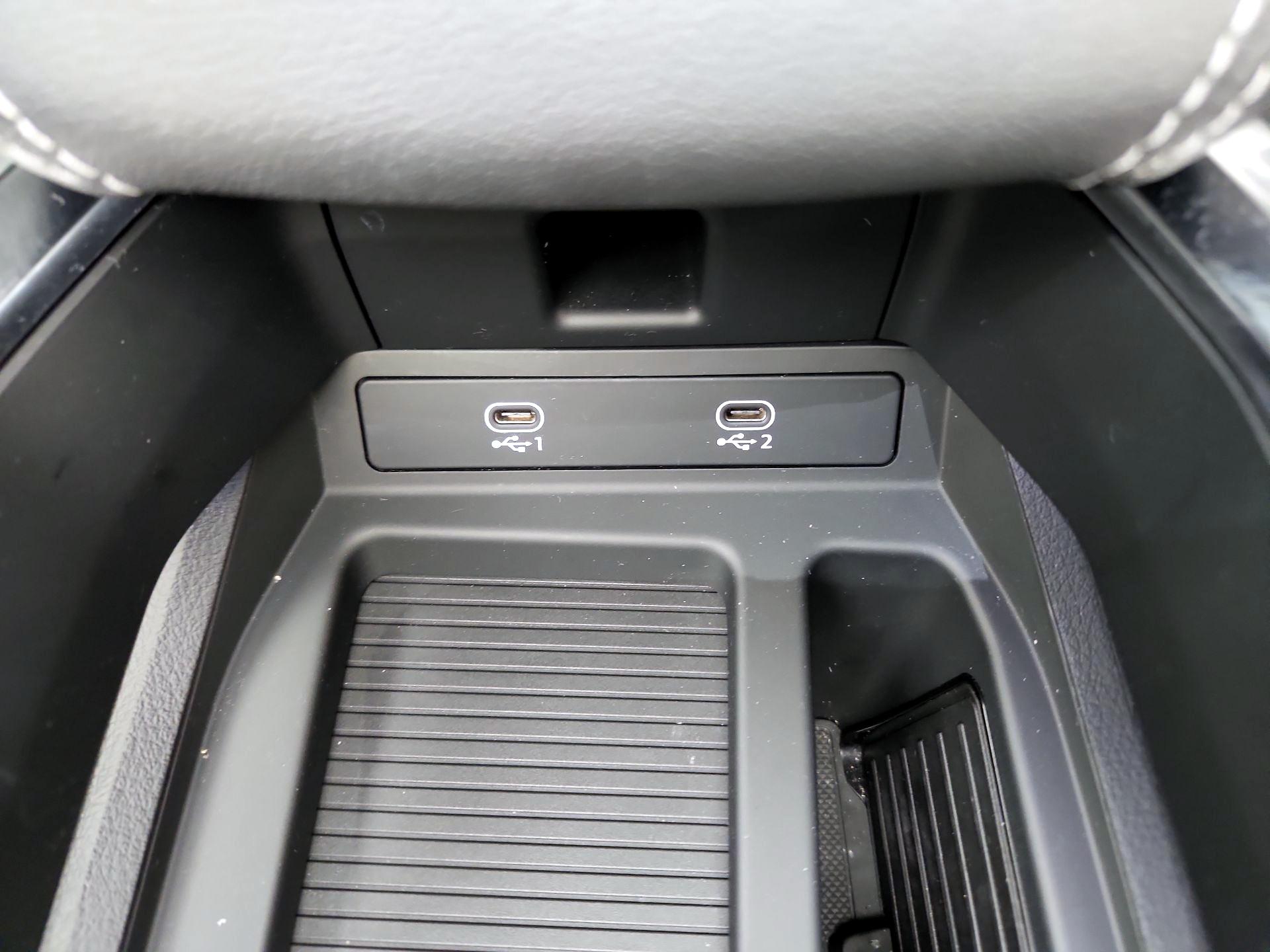 Thumbnail: 2023 Audi e-tron - 18