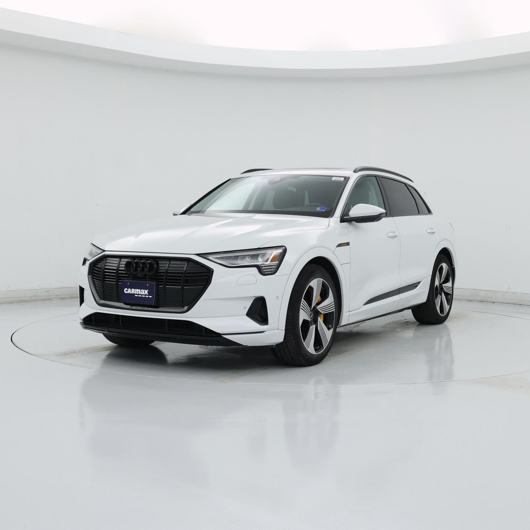 Thumbnail: 2023 Audi e-tron - 4