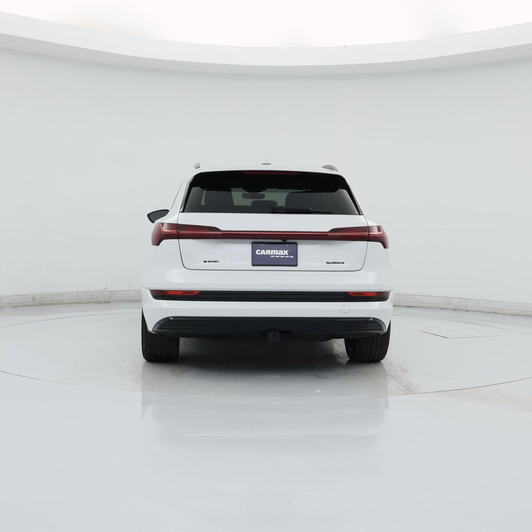 Thumbnail: 2023 Audi e-tron - 6