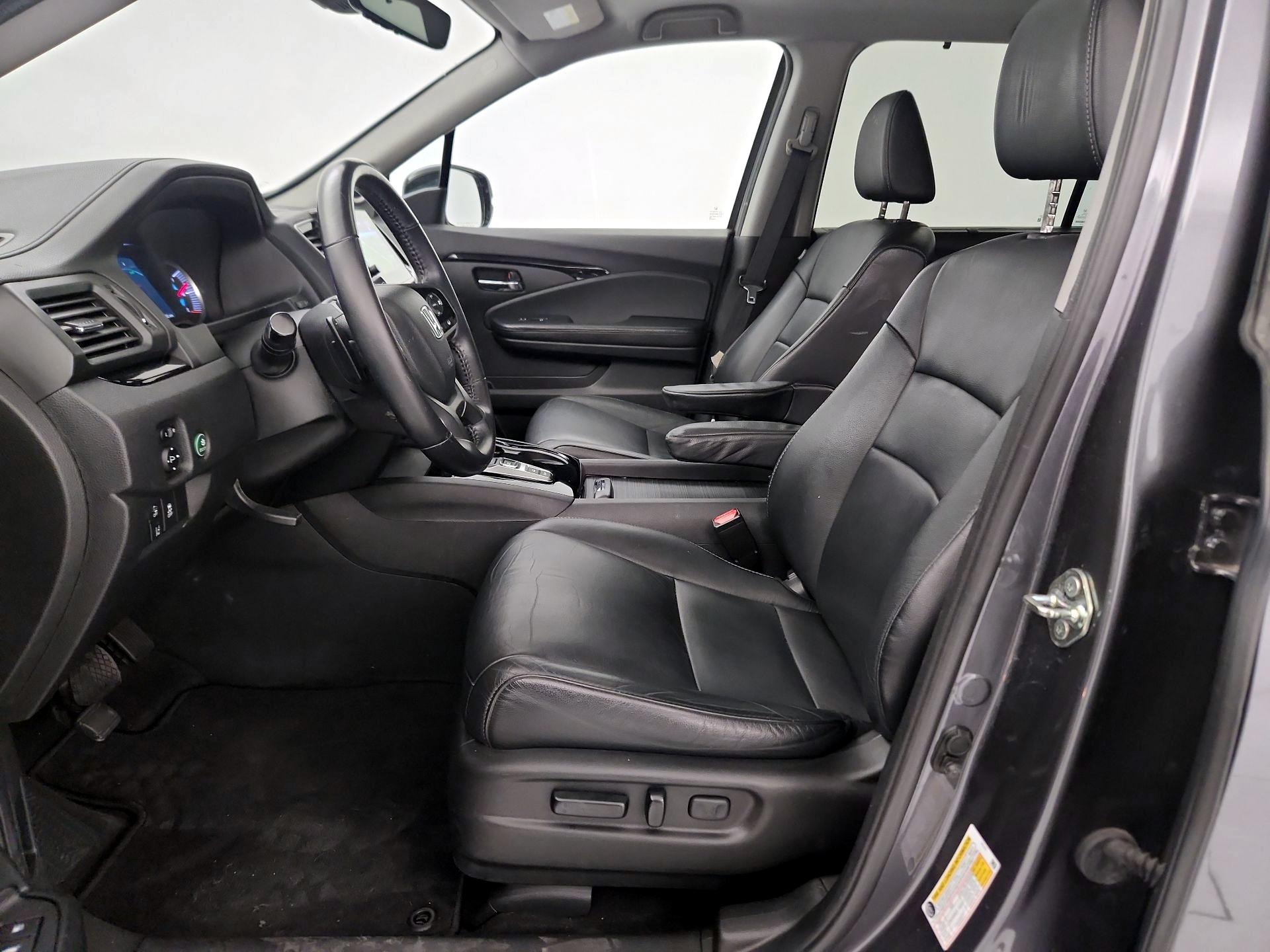 Thumbnail: 2019 Honda Pilot - 11