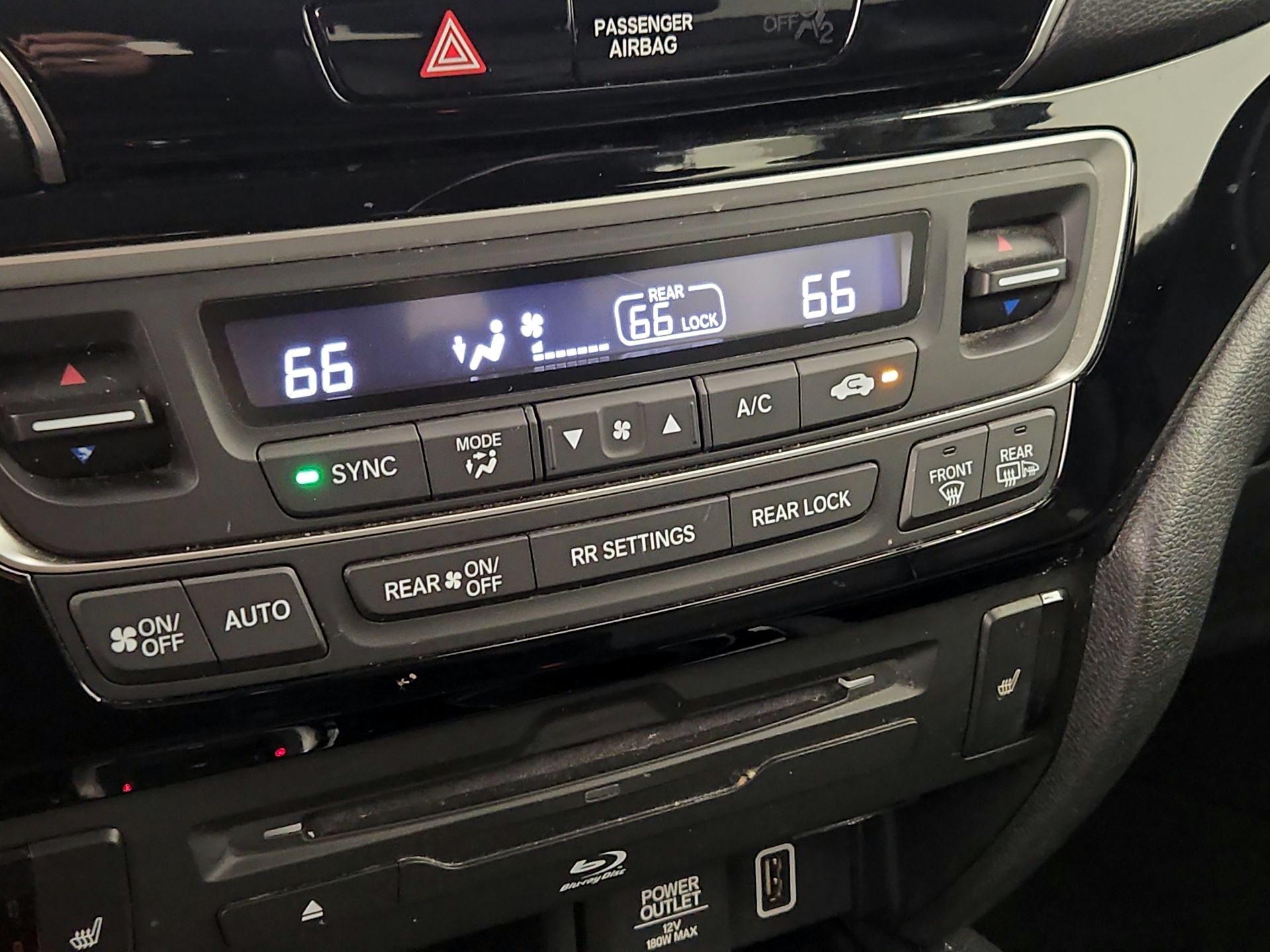 Thumbnail: 2019 Honda Pilot - 17